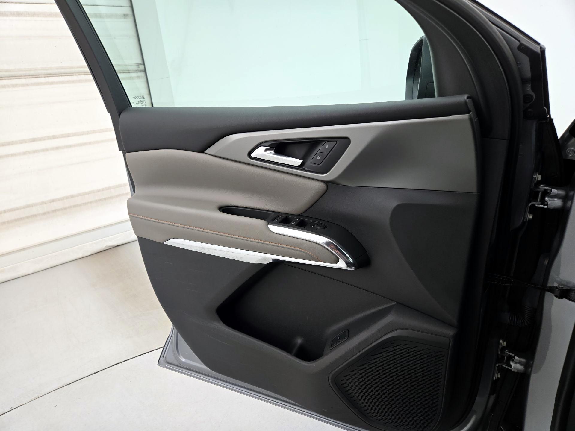 Thumbnail: 2025 Chevrolet Traverse - 12
