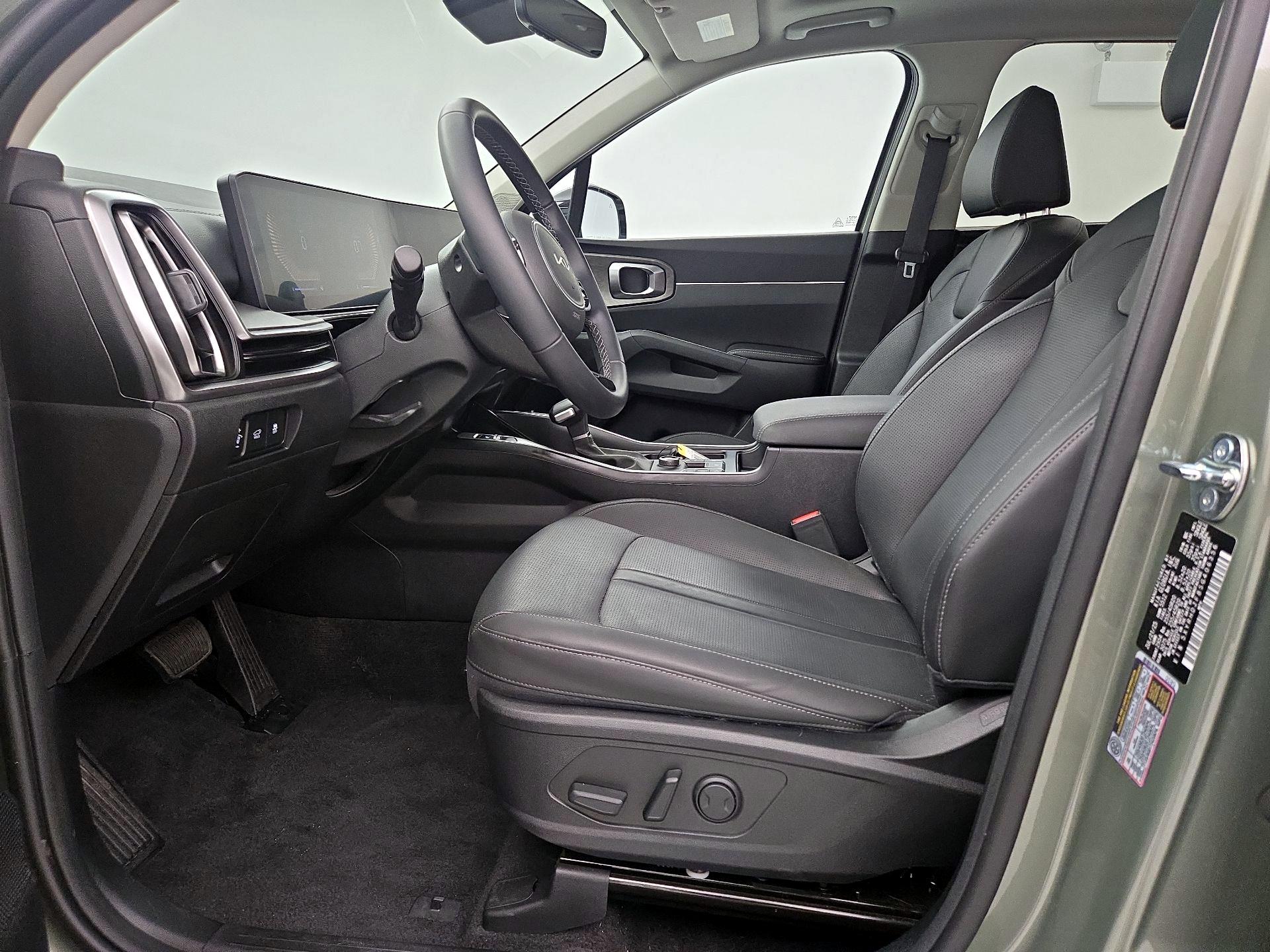 Thumbnail: 2025 Kia Sorento - 11