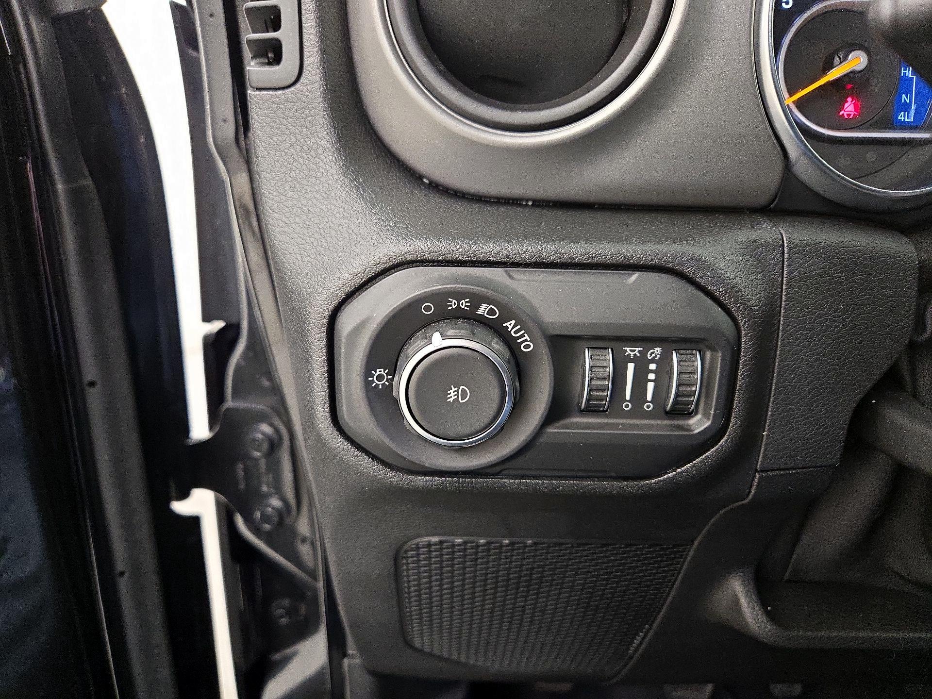 Thumbnail: 2021 Jeep Wrangler - 13