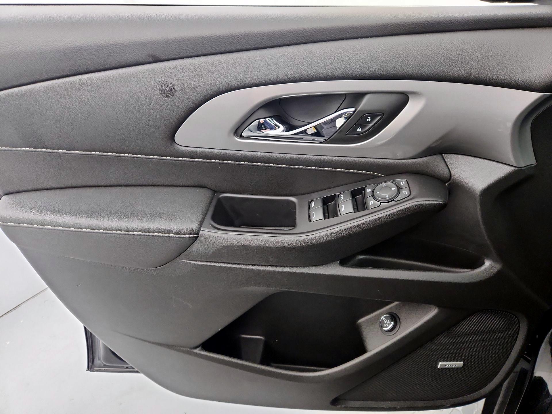 Thumbnail: 2023 Chevrolet Traverse - 12