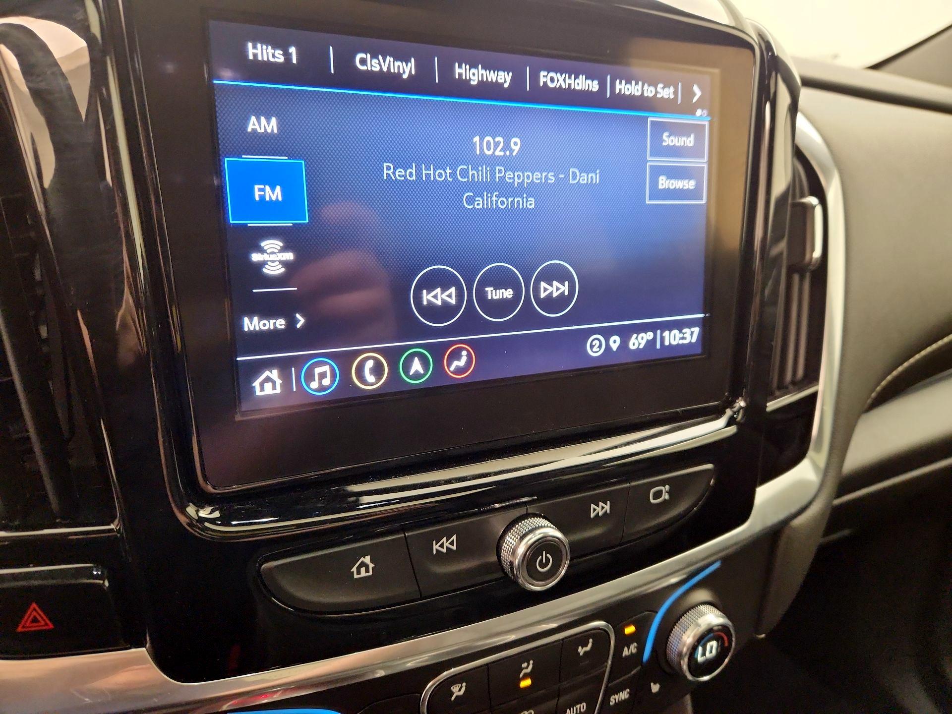 Thumbnail: 2023 Chevrolet Traverse - 16