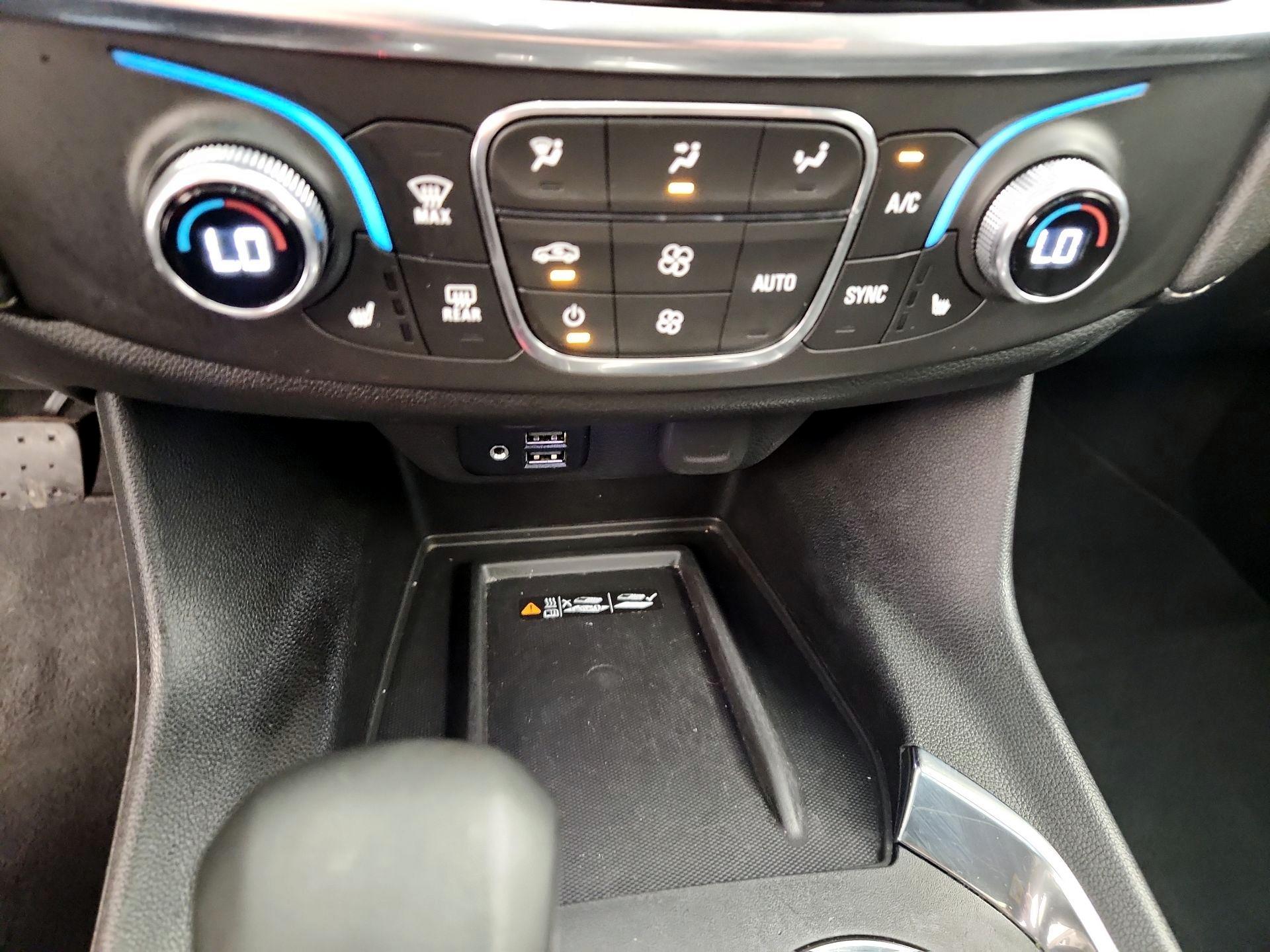 Thumbnail: 2023 Chevrolet Traverse - 17