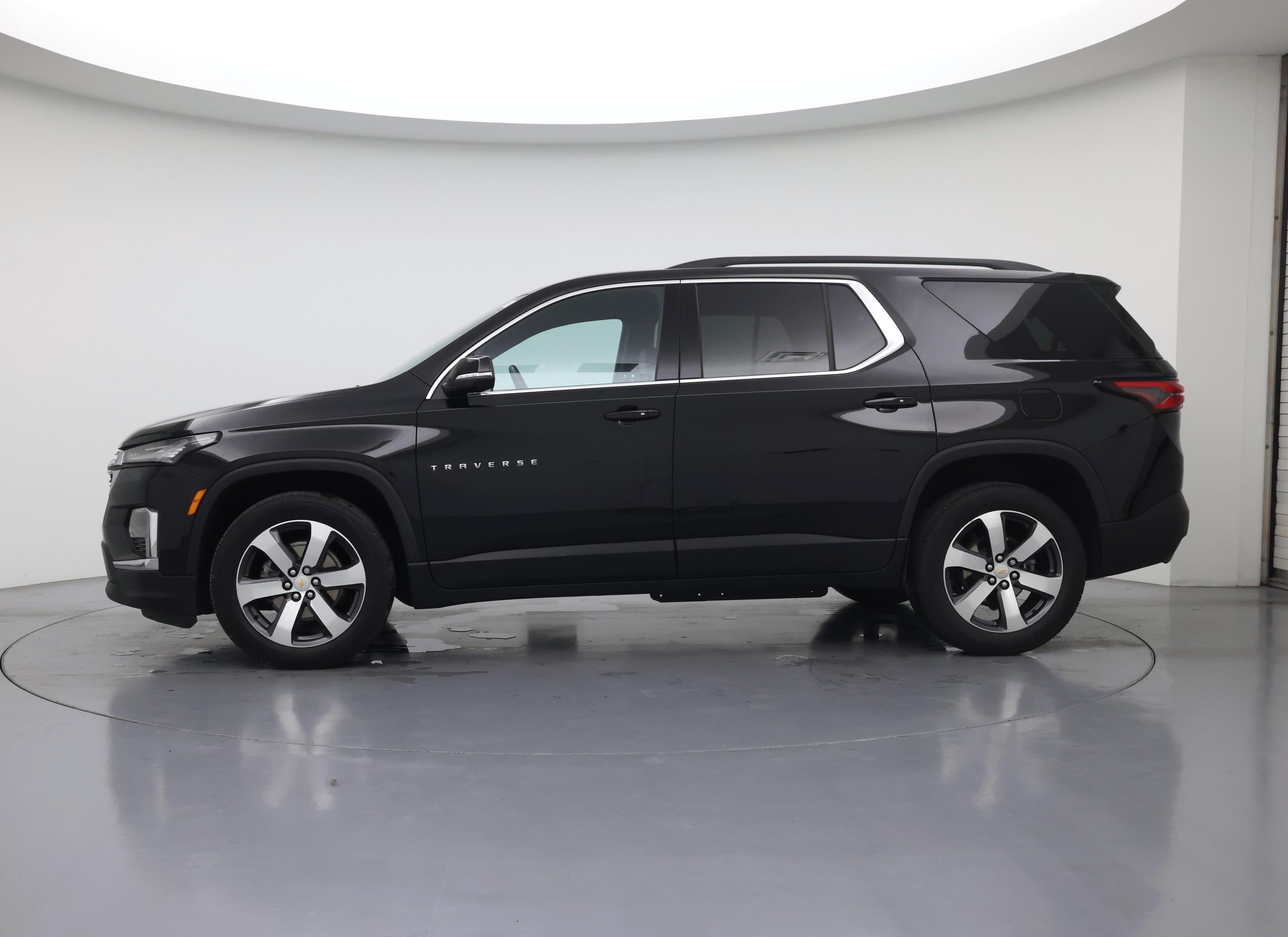 Thumbnail: 2023 Chevrolet Traverse - 3