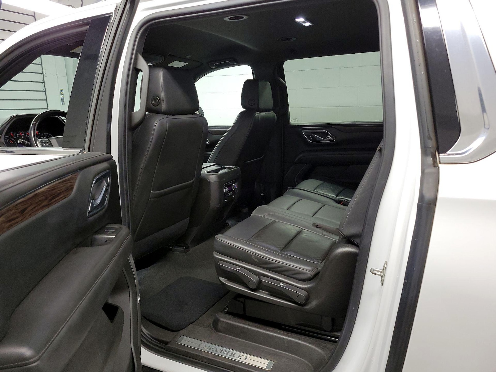 2021 Chevrolet Suburban LT - Photo 20