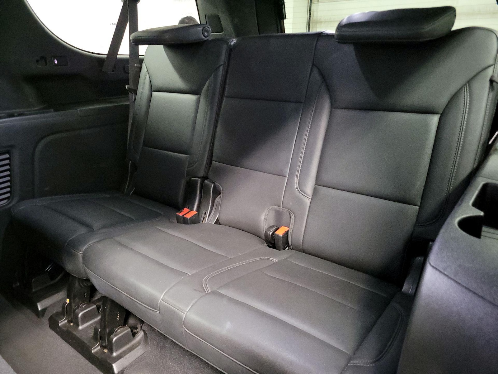 2021 Chevrolet Suburban LT - Photo 21