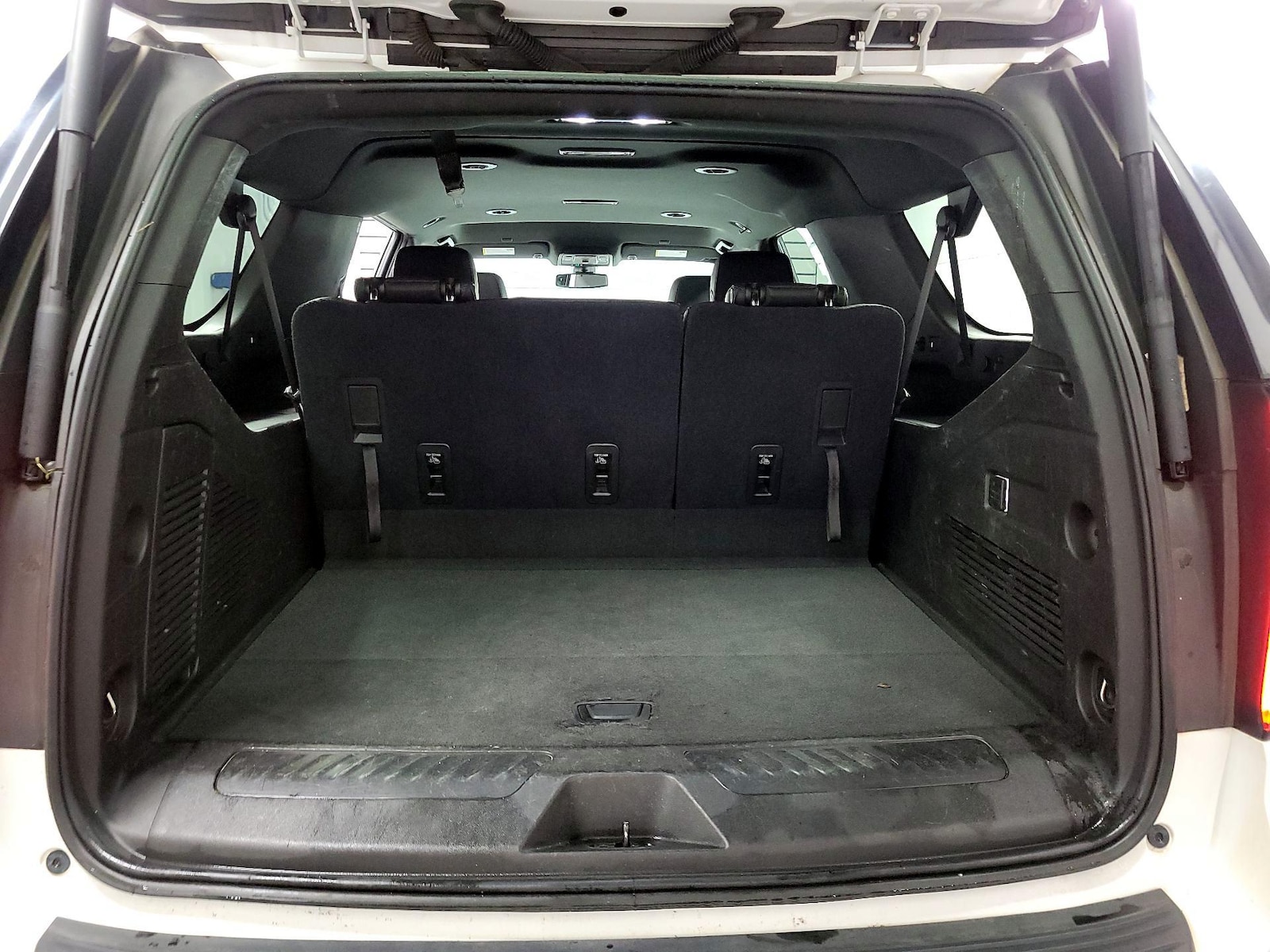 2021 Chevrolet Suburban LT - Photo 22