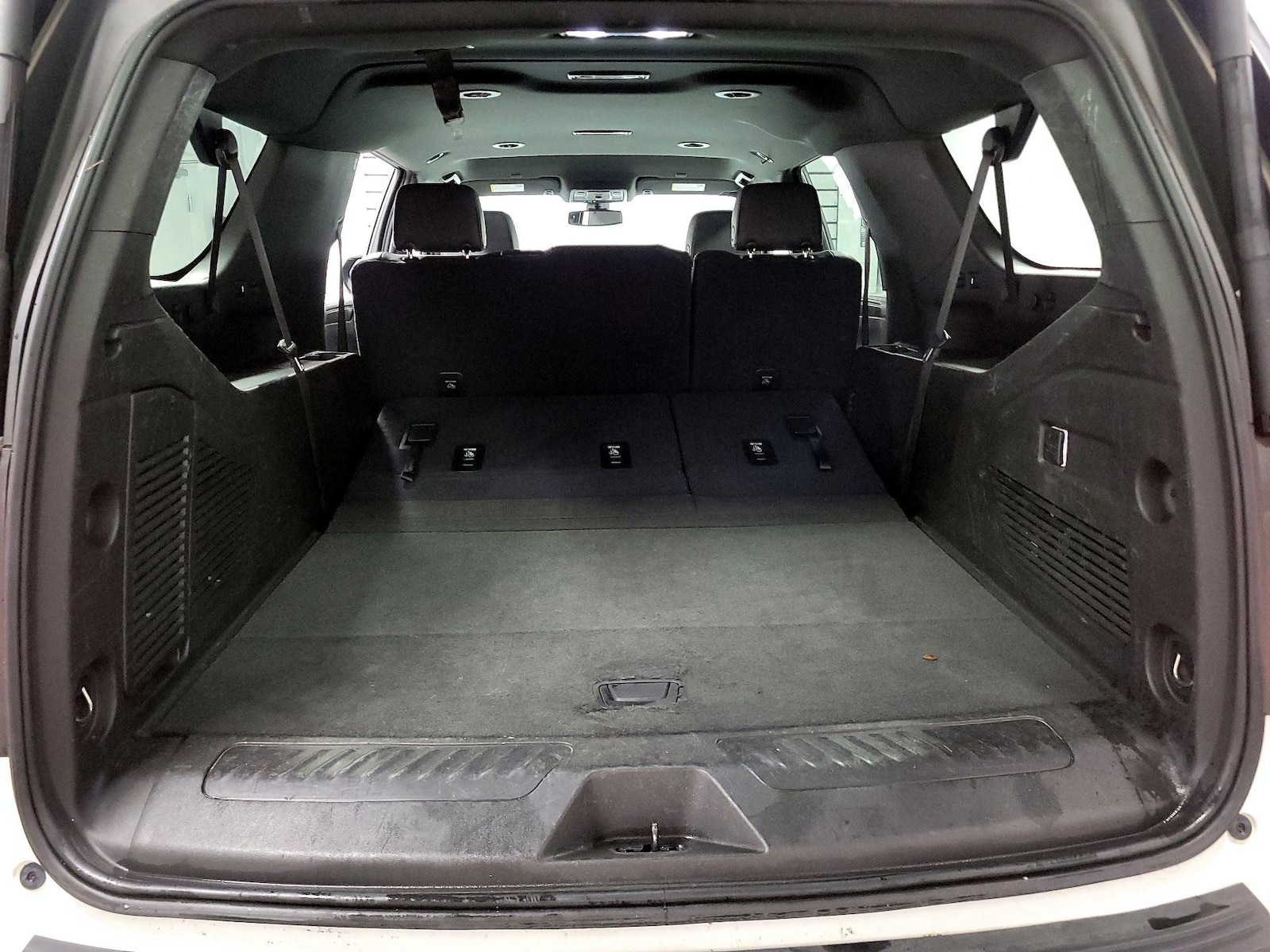 2021 Chevrolet Suburban LT - Photo 23