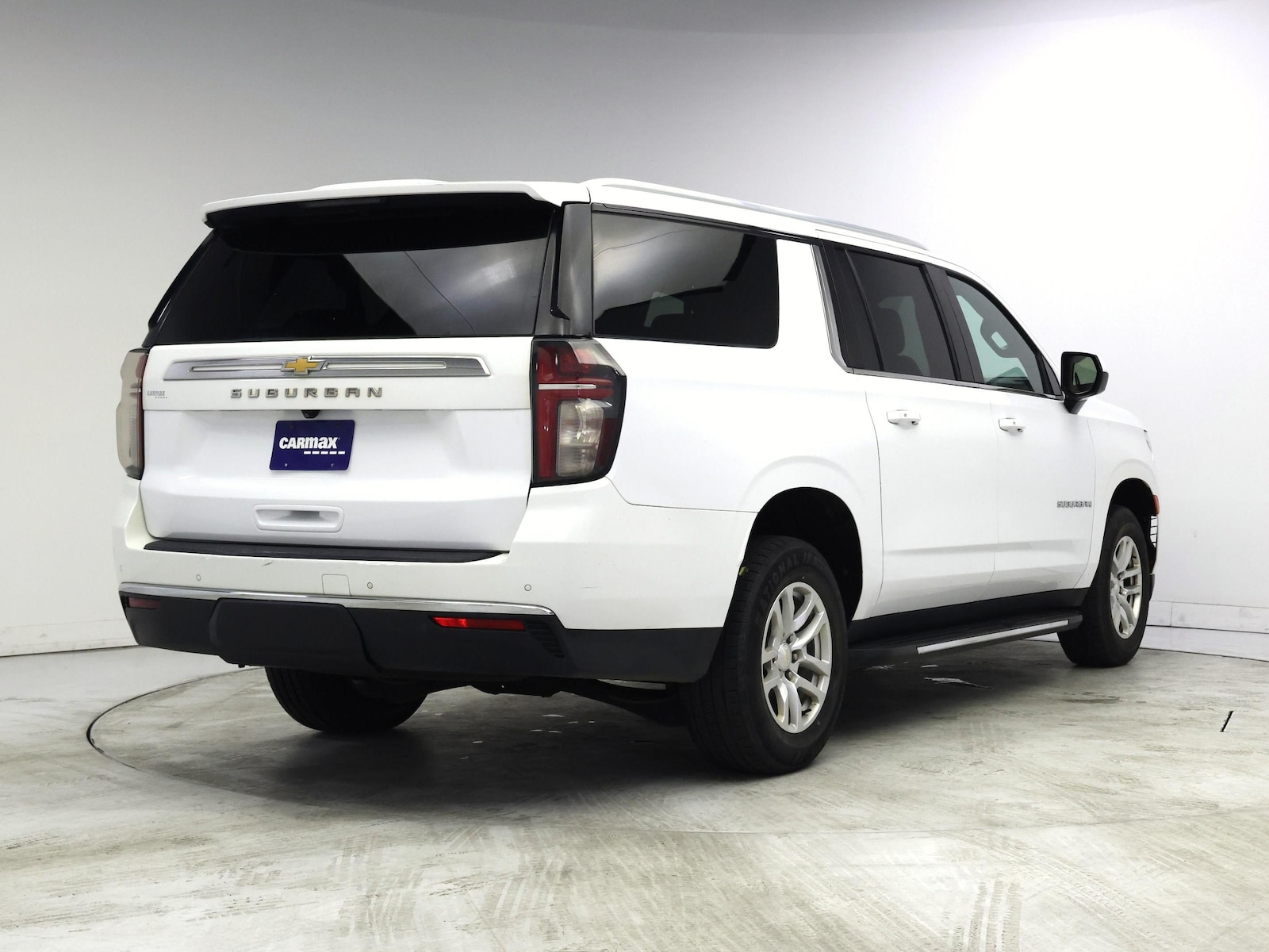 2021 Chevrolet Suburban LT - Photo 9