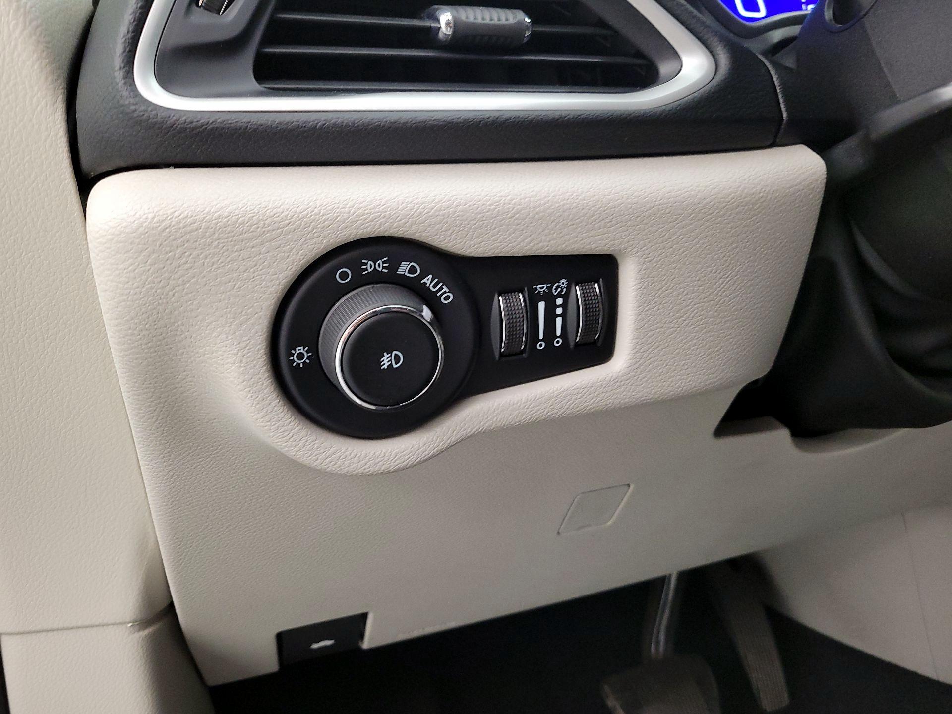 Thumbnail: 2023 Chrysler Pacifica - 13