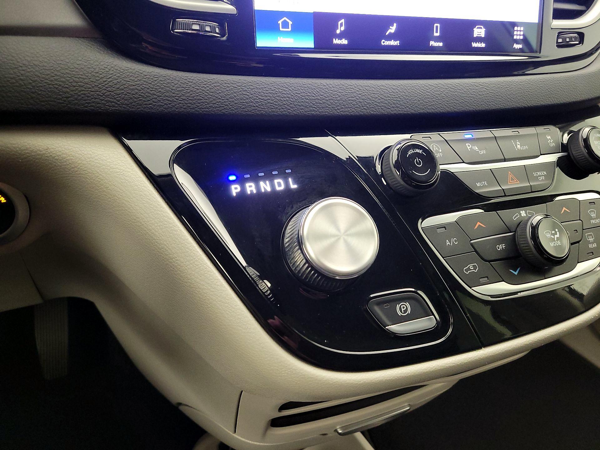 Thumbnail: 2023 Chrysler Pacifica - 17