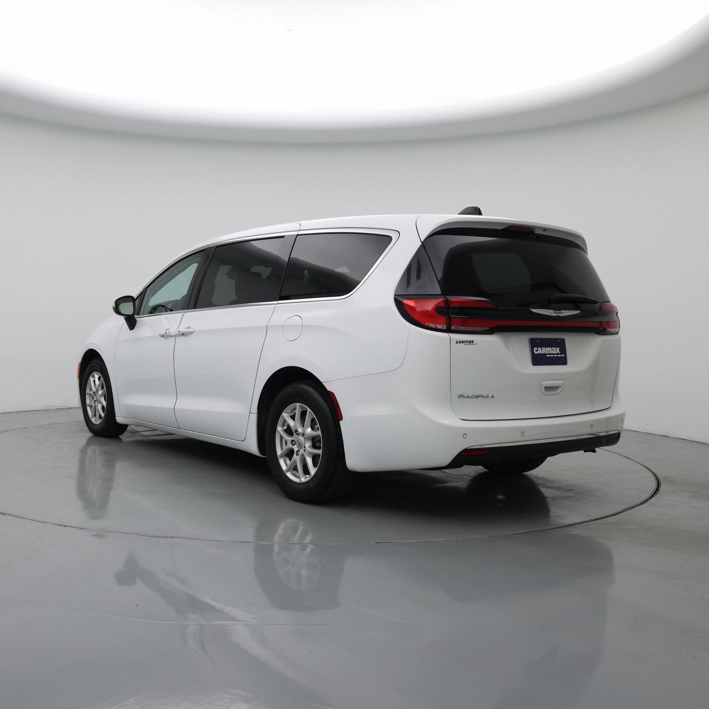 Thumbnail: 2023 Chrysler Pacifica - 2