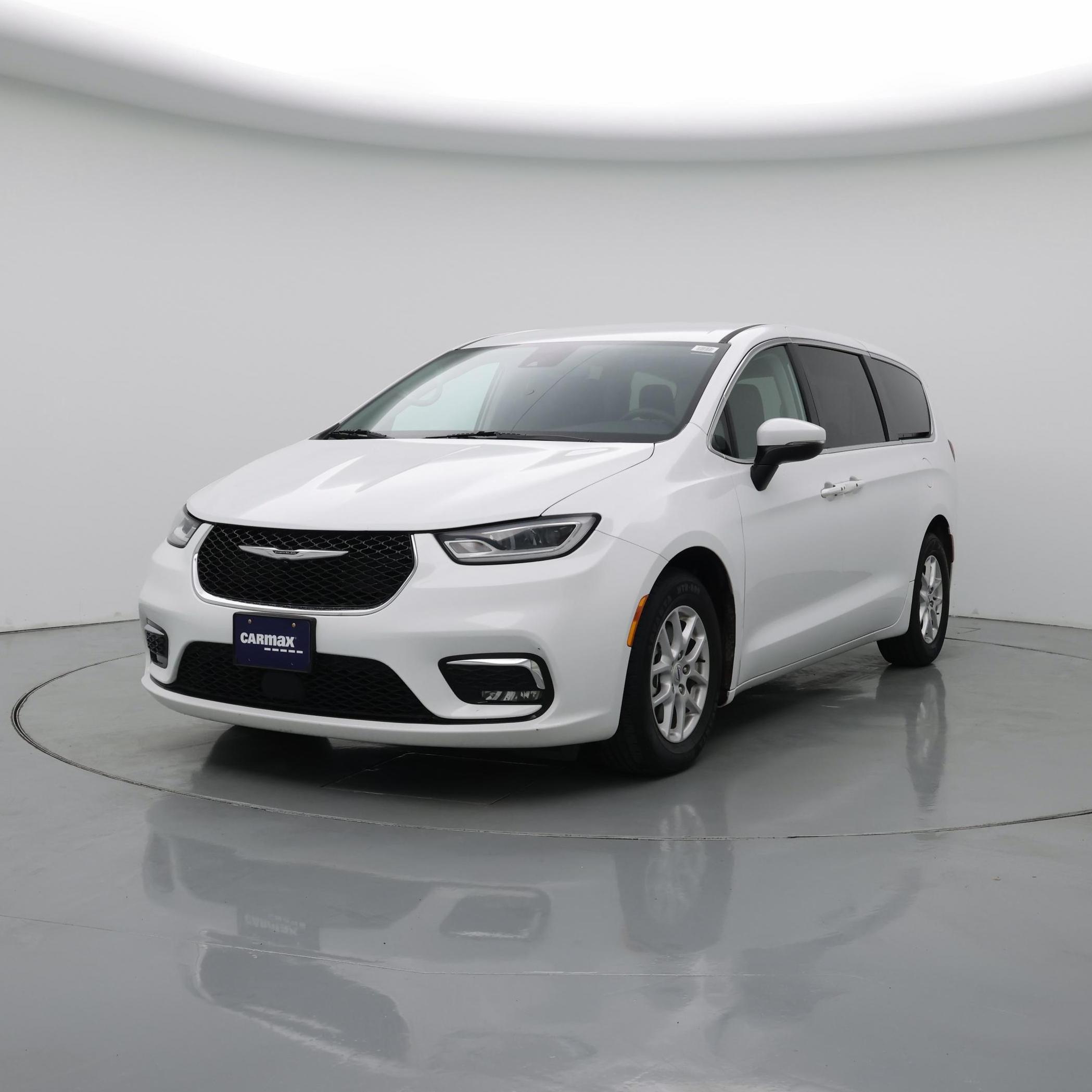 Thumbnail: 2023 Chrysler Pacifica - 4