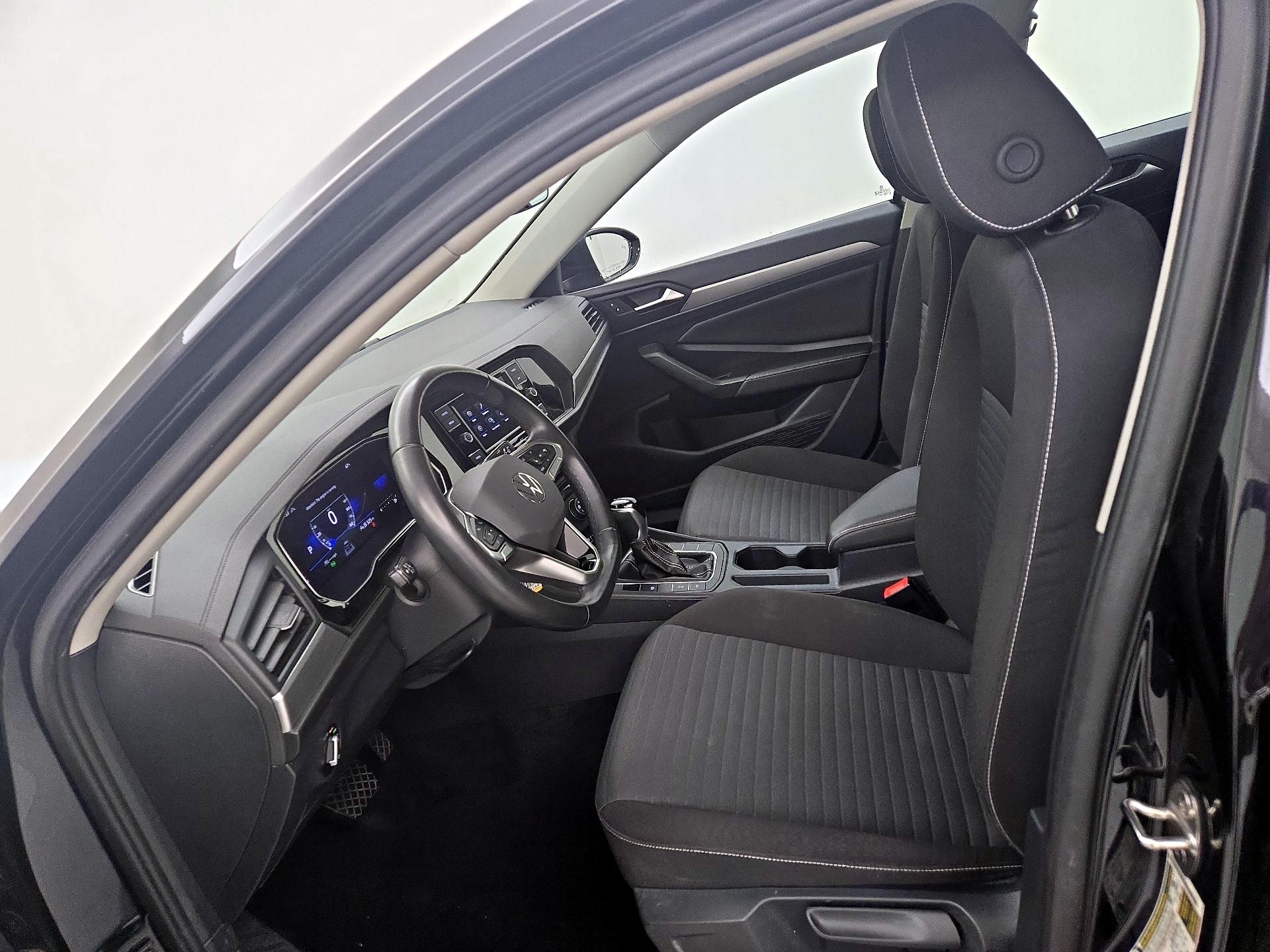 Thumbnail: 2024 Volkswagen Jetta - 11