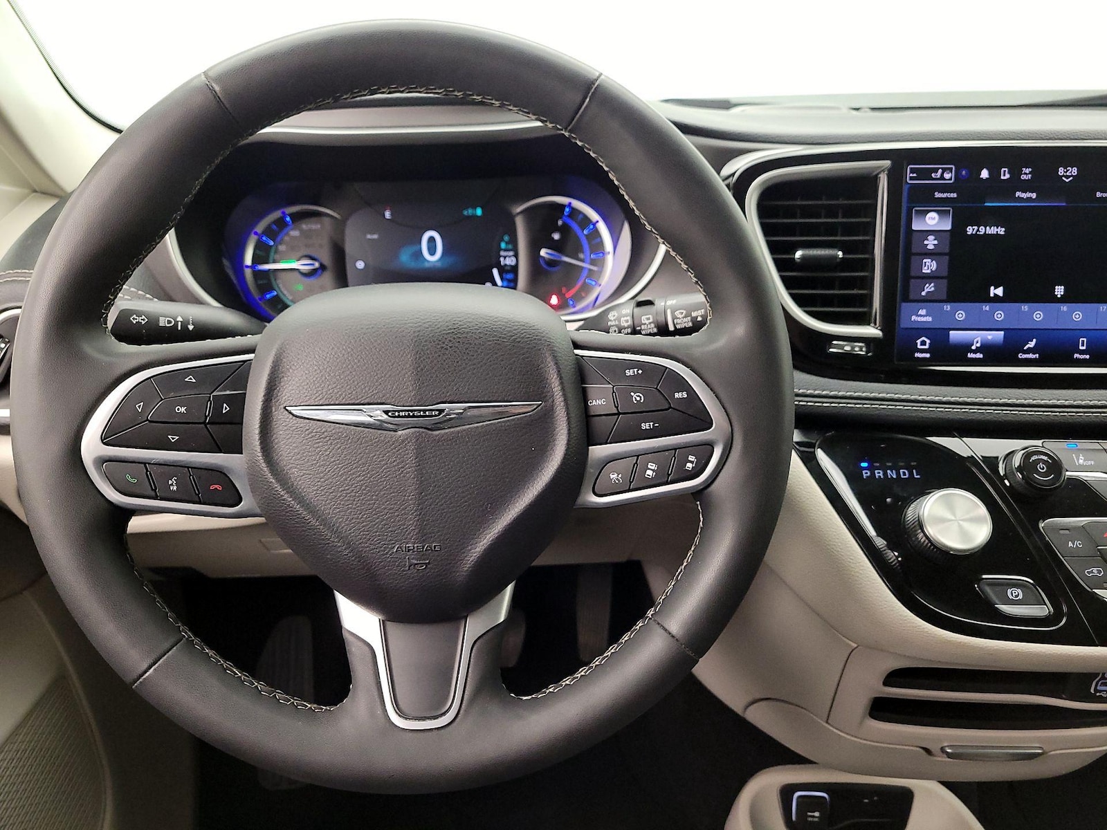 2023 Chrysler Pacifica Hybrid Touring L - Photo 11