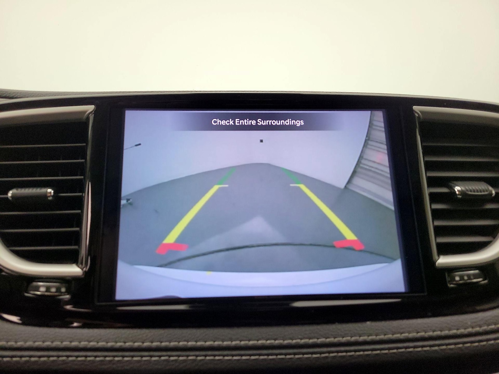 2023 Chrysler Pacifica Hybrid Touring L - Photo 15