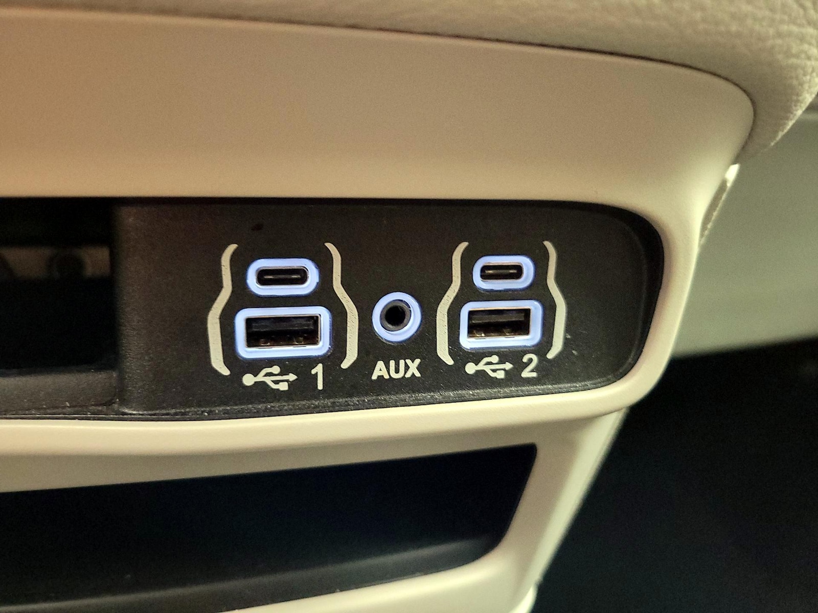 2023 Chrysler Pacifica Hybrid Touring L - Photo 19