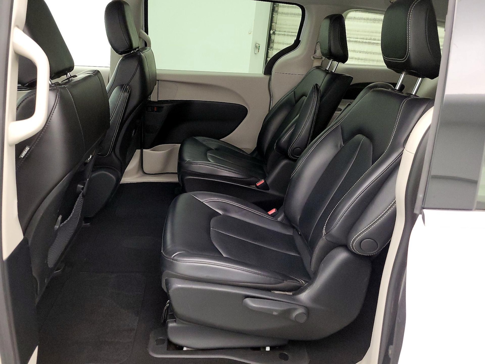 2023 Chrysler Pacifica Hybrid Touring L - Photo 20