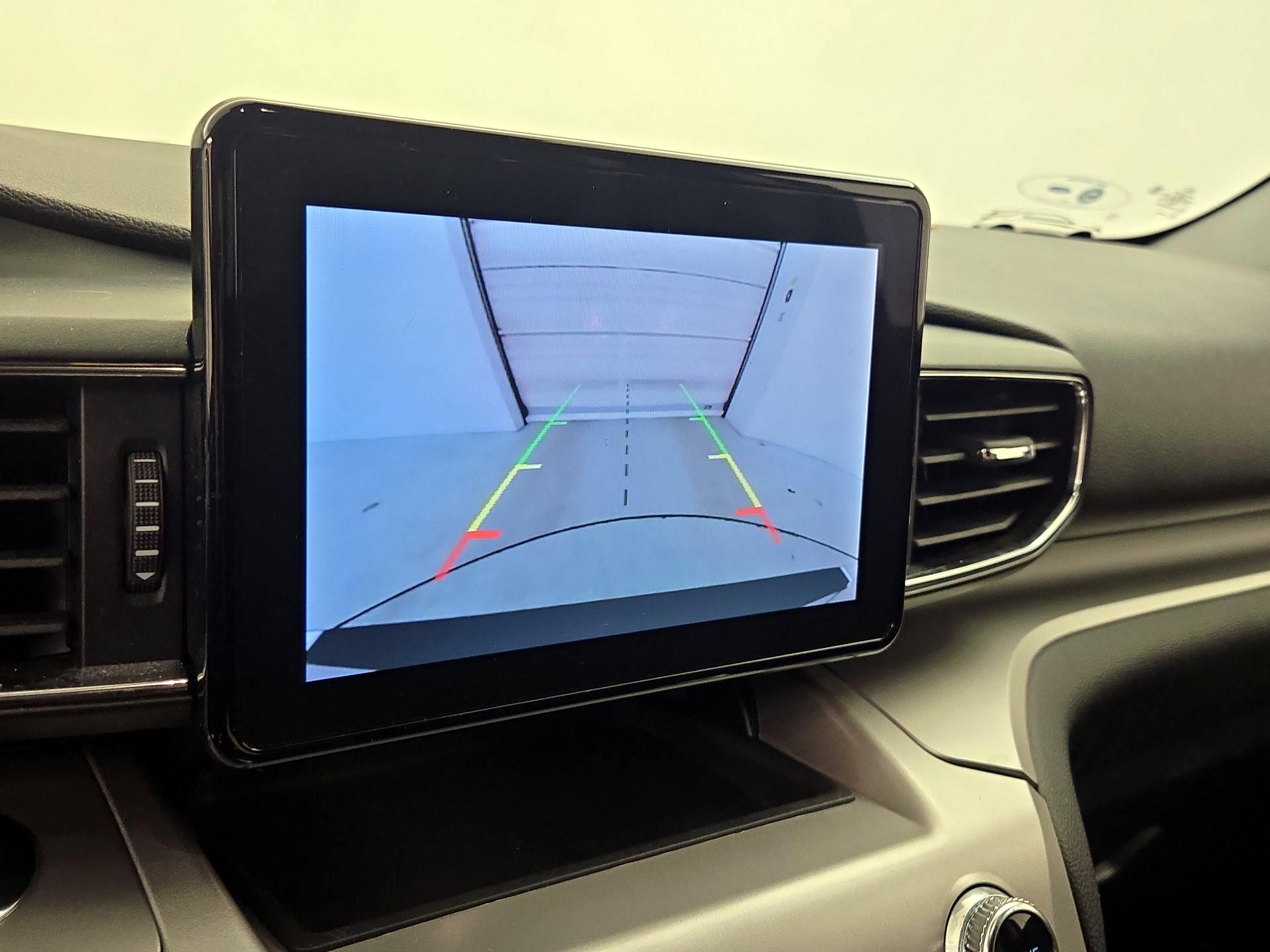 Thumbnail: 2021 Ford Explorer - 14