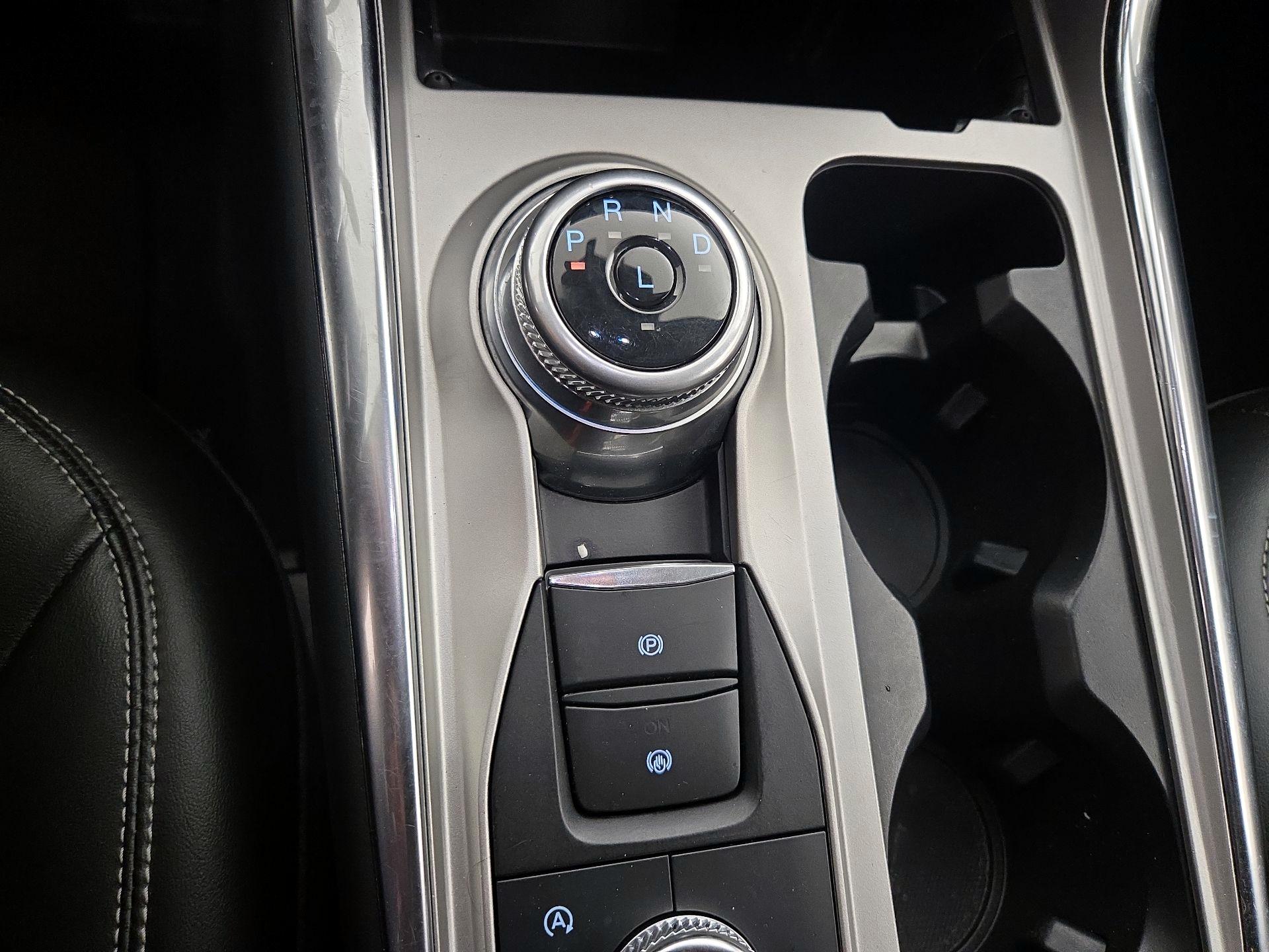 Thumbnail: 2021 Ford Explorer - 17