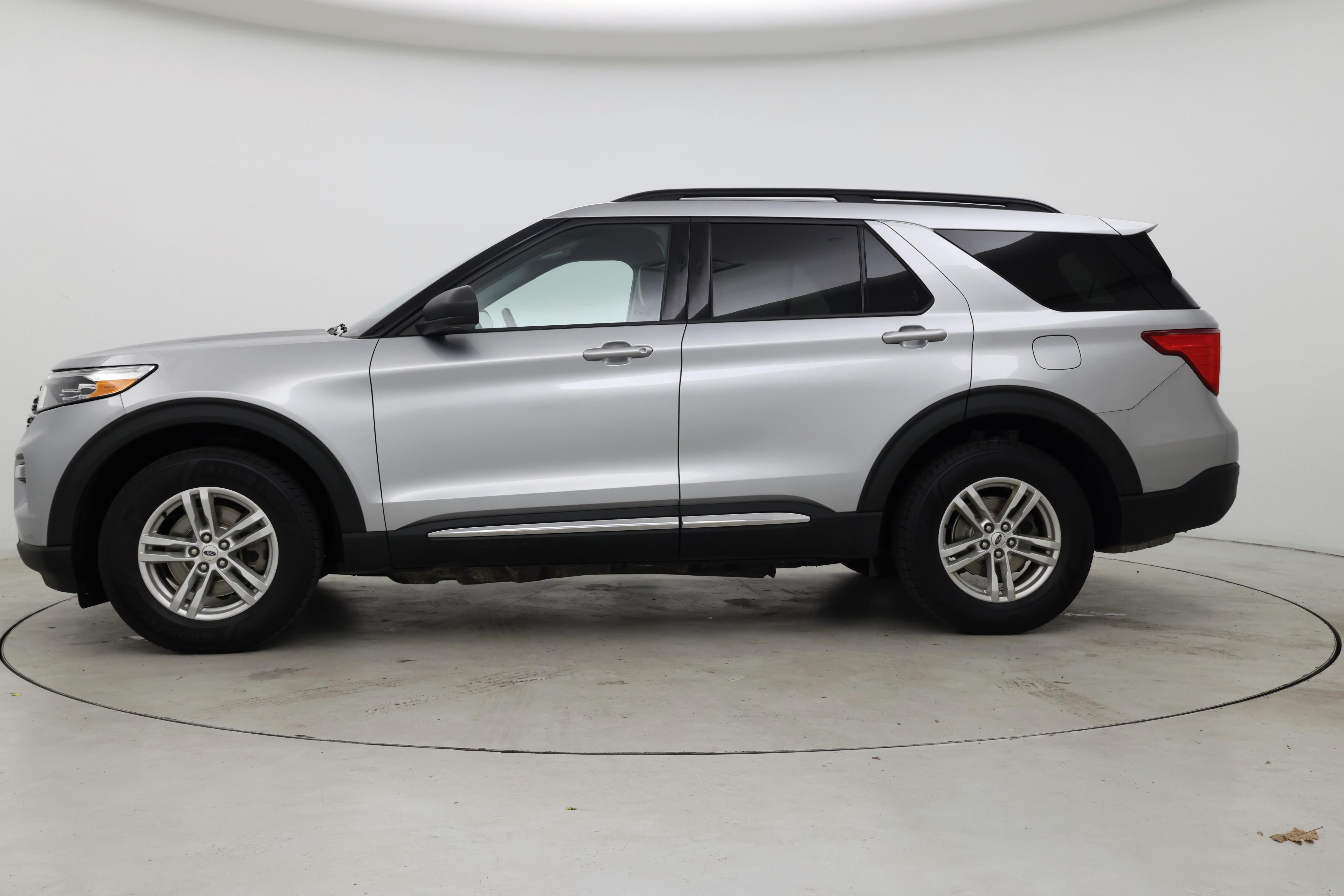 Thumbnail: 2021 Ford Explorer - 3