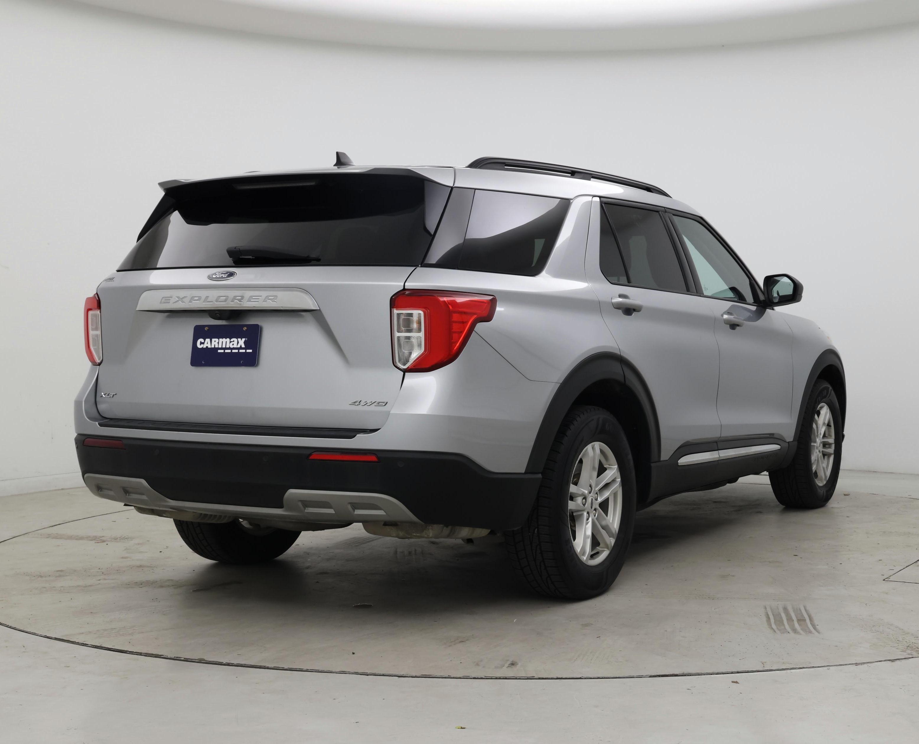 Thumbnail: 2021 Ford Explorer - 8