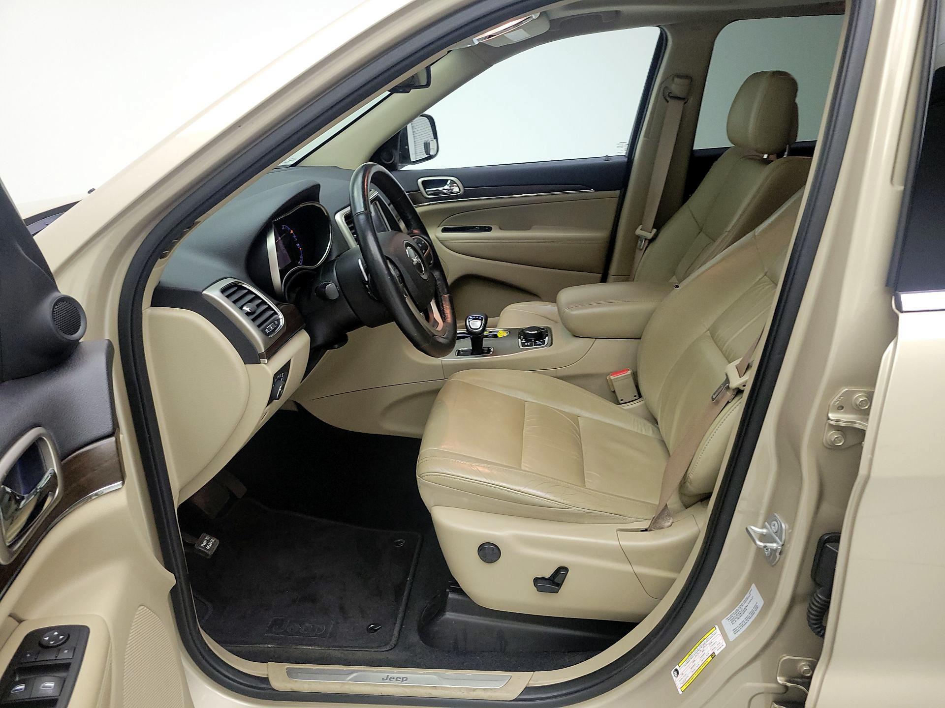 Thumbnail: 2015 Jeep Grand Cherokee - 9