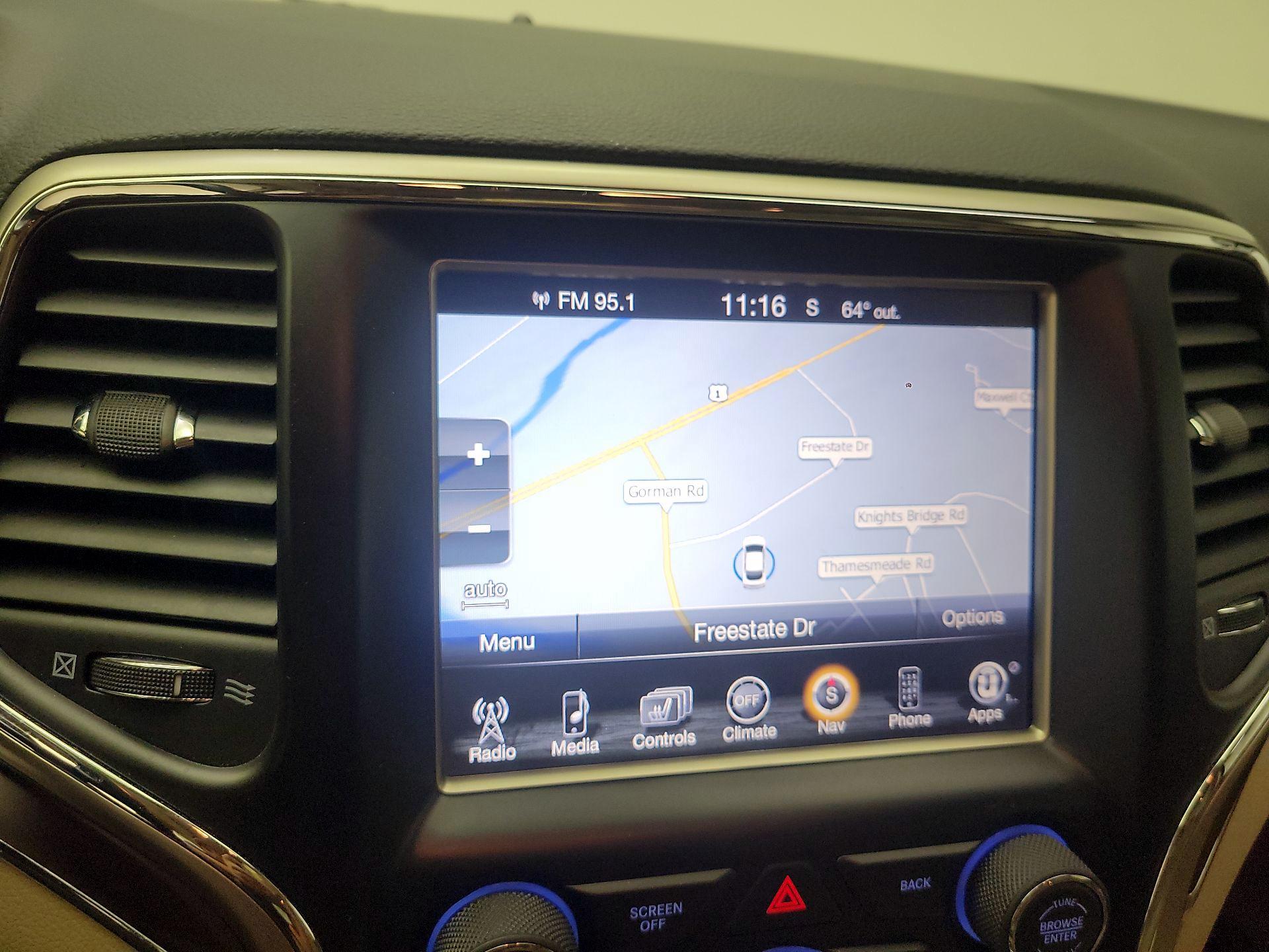 Thumbnail: 2015 Jeep Grand Cherokee - 12