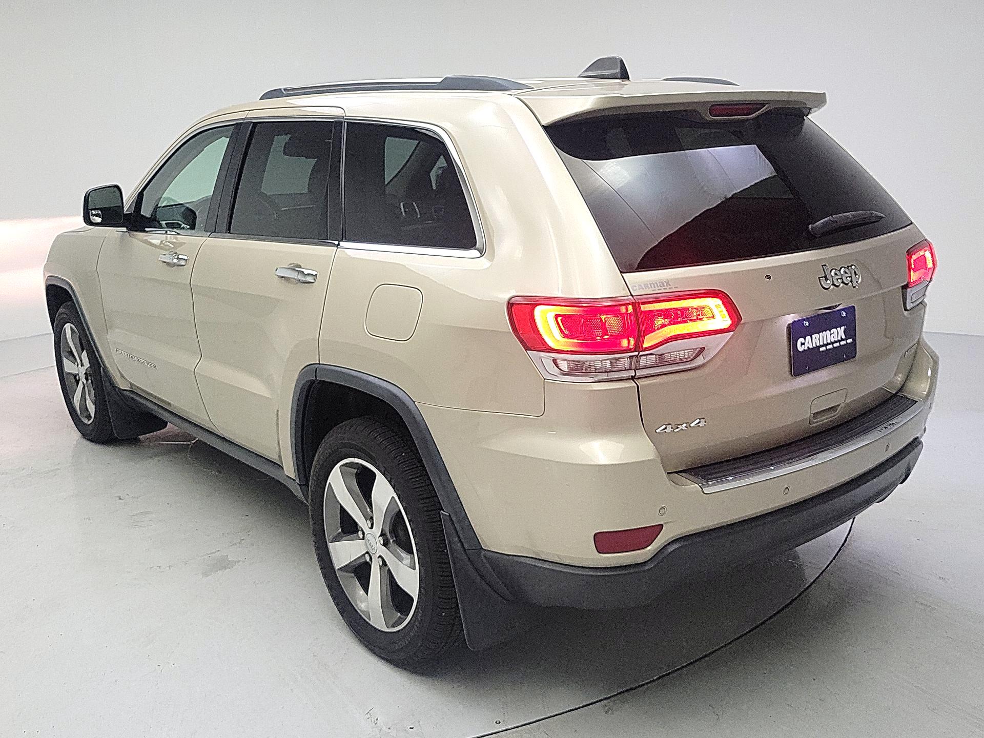 Thumbnail: 2015 Jeep Grand Cherokee - 7