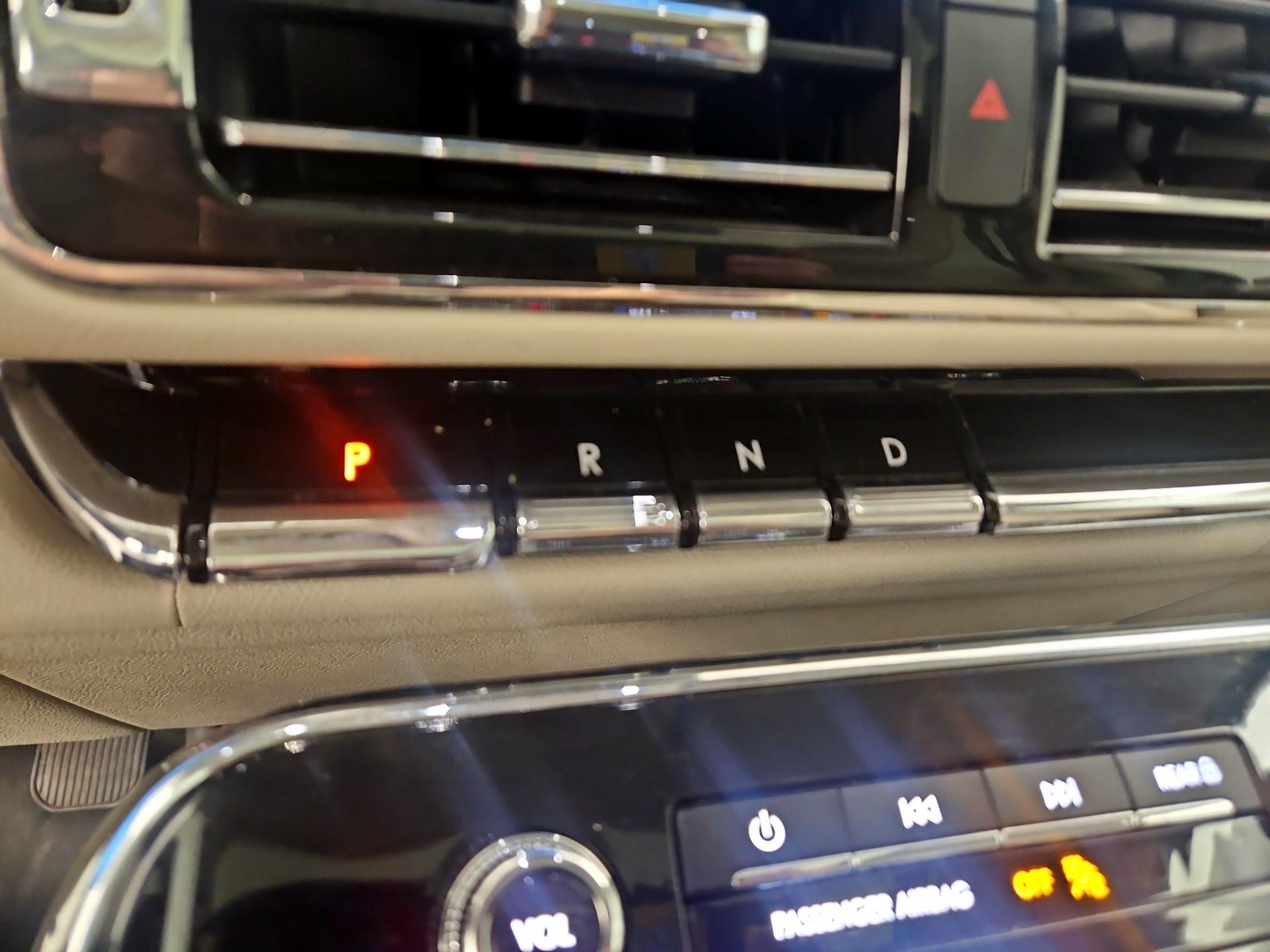 Thumbnail: 2019 Lincoln Navigator - 18