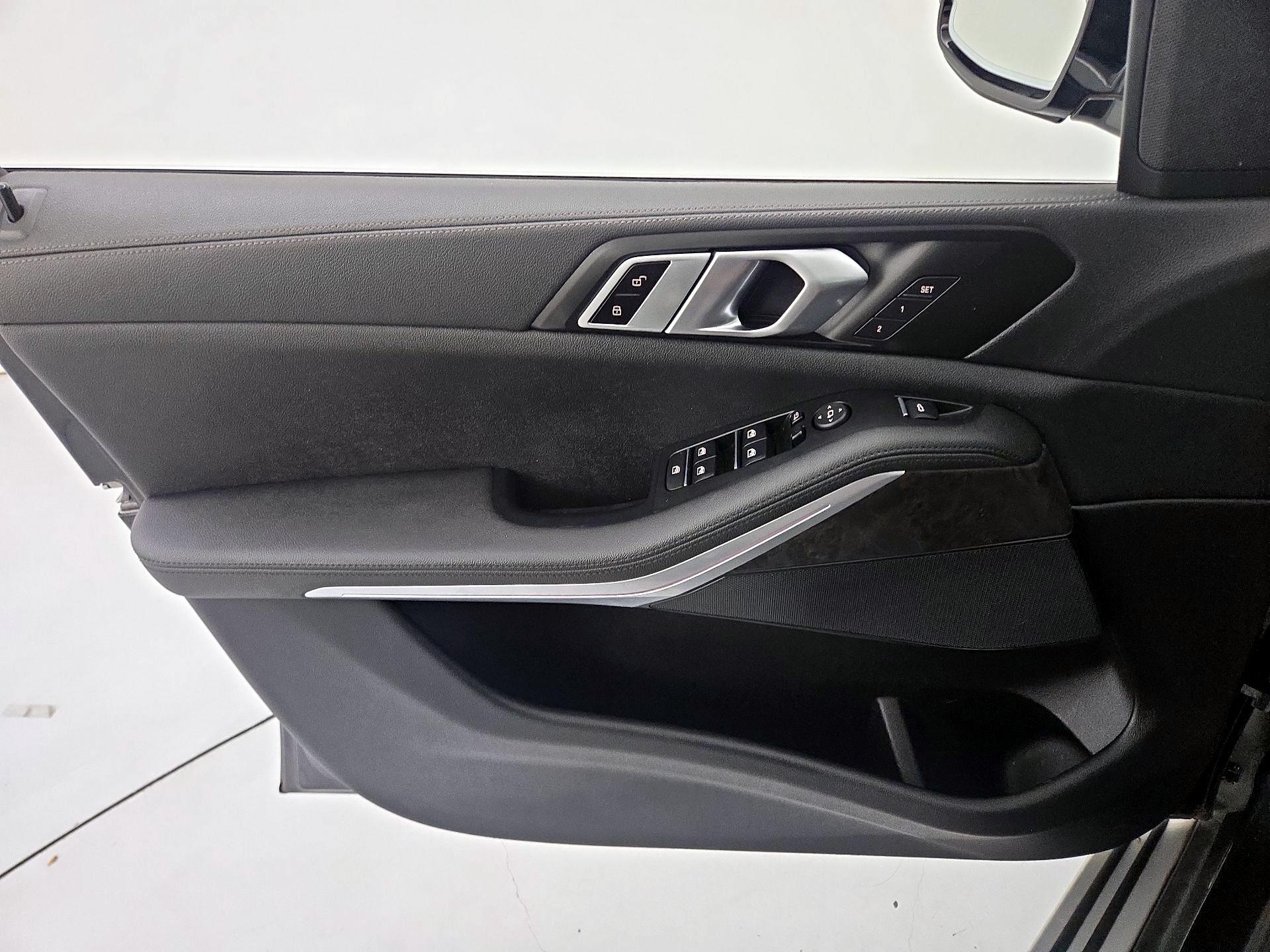 Thumbnail: 2022 BMW X5 - 12