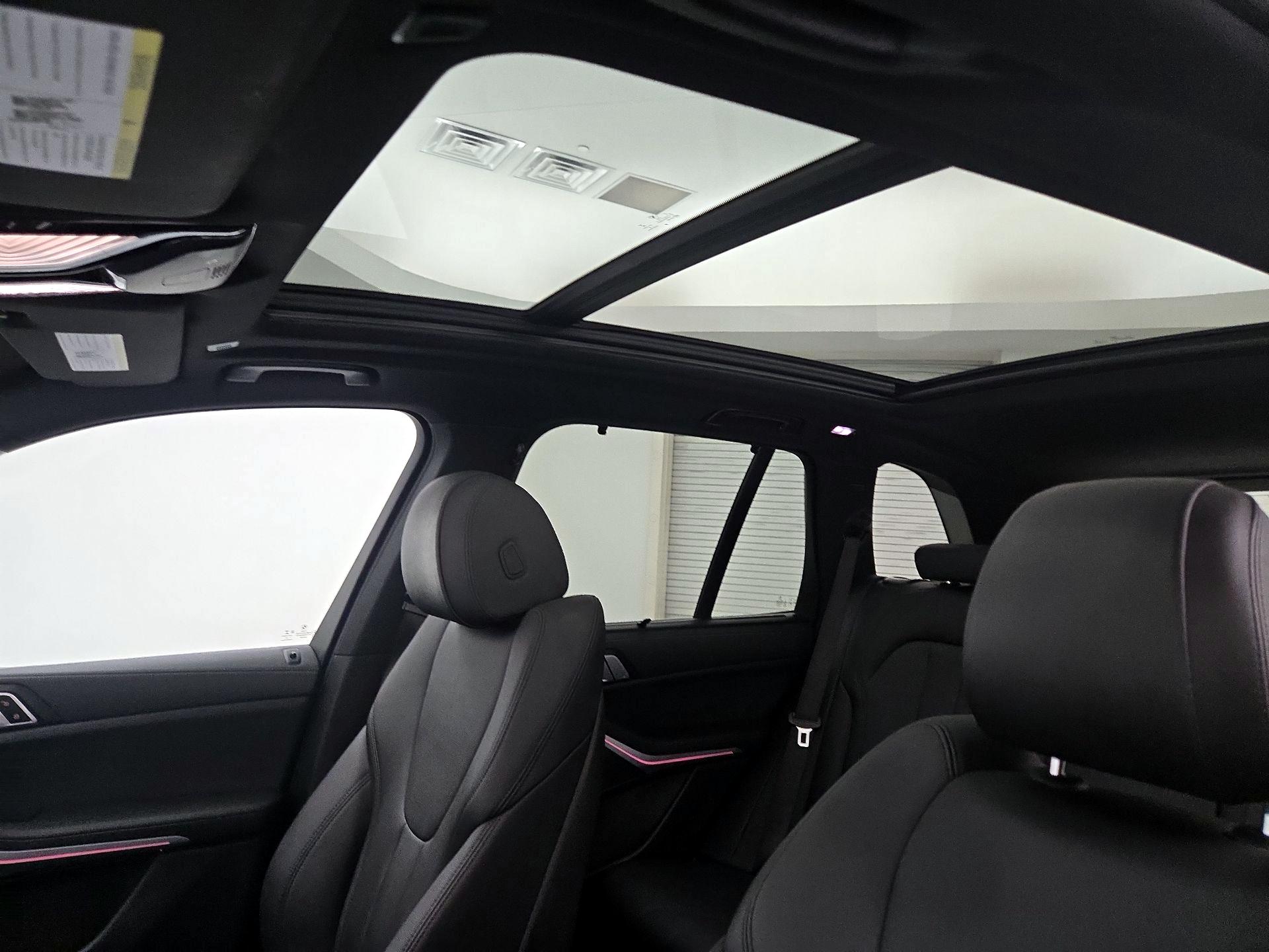 Thumbnail: 2022 BMW X5 - 20