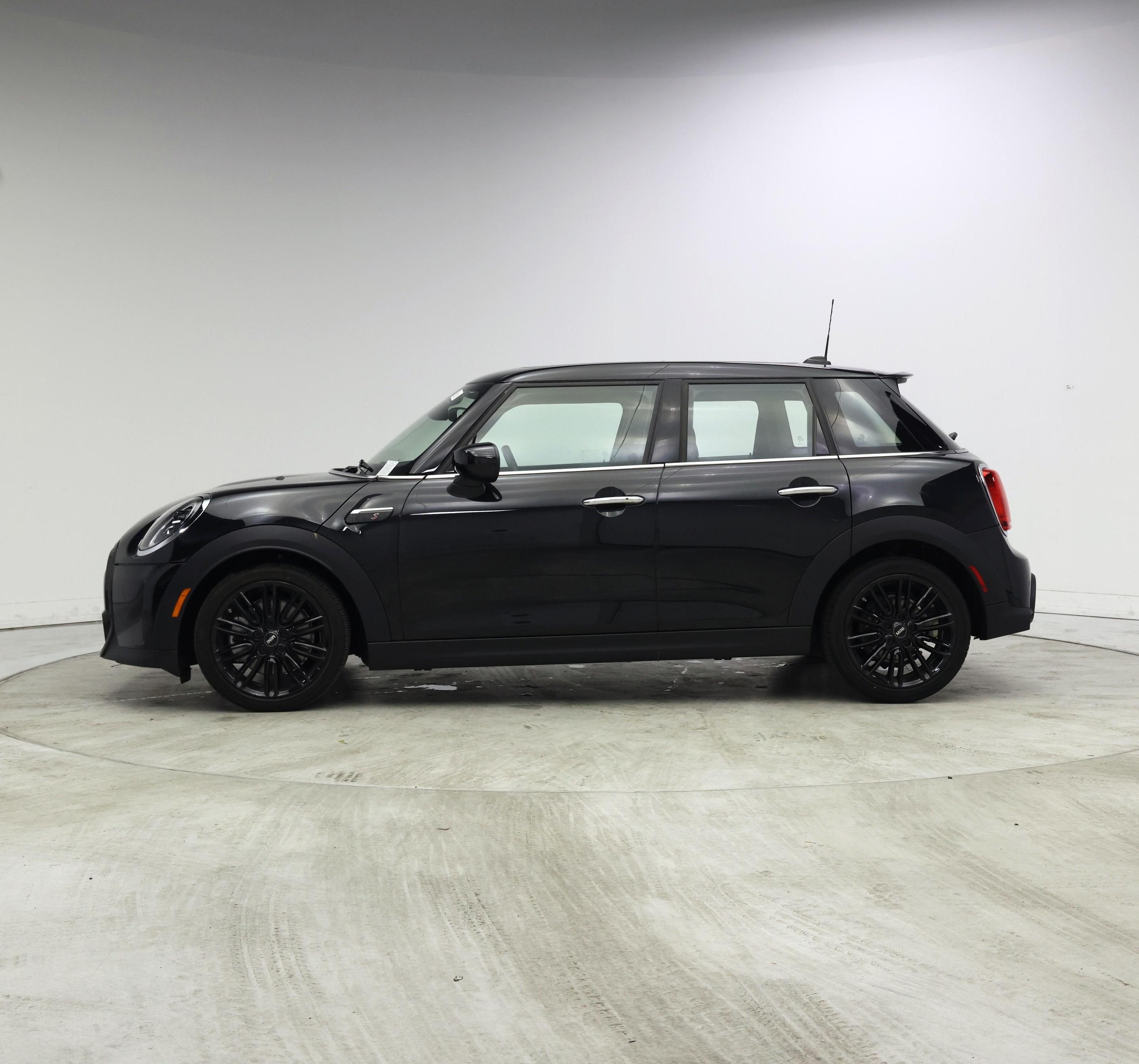 Thumbnail: 2024 MINI Cooper Hardtop - 3