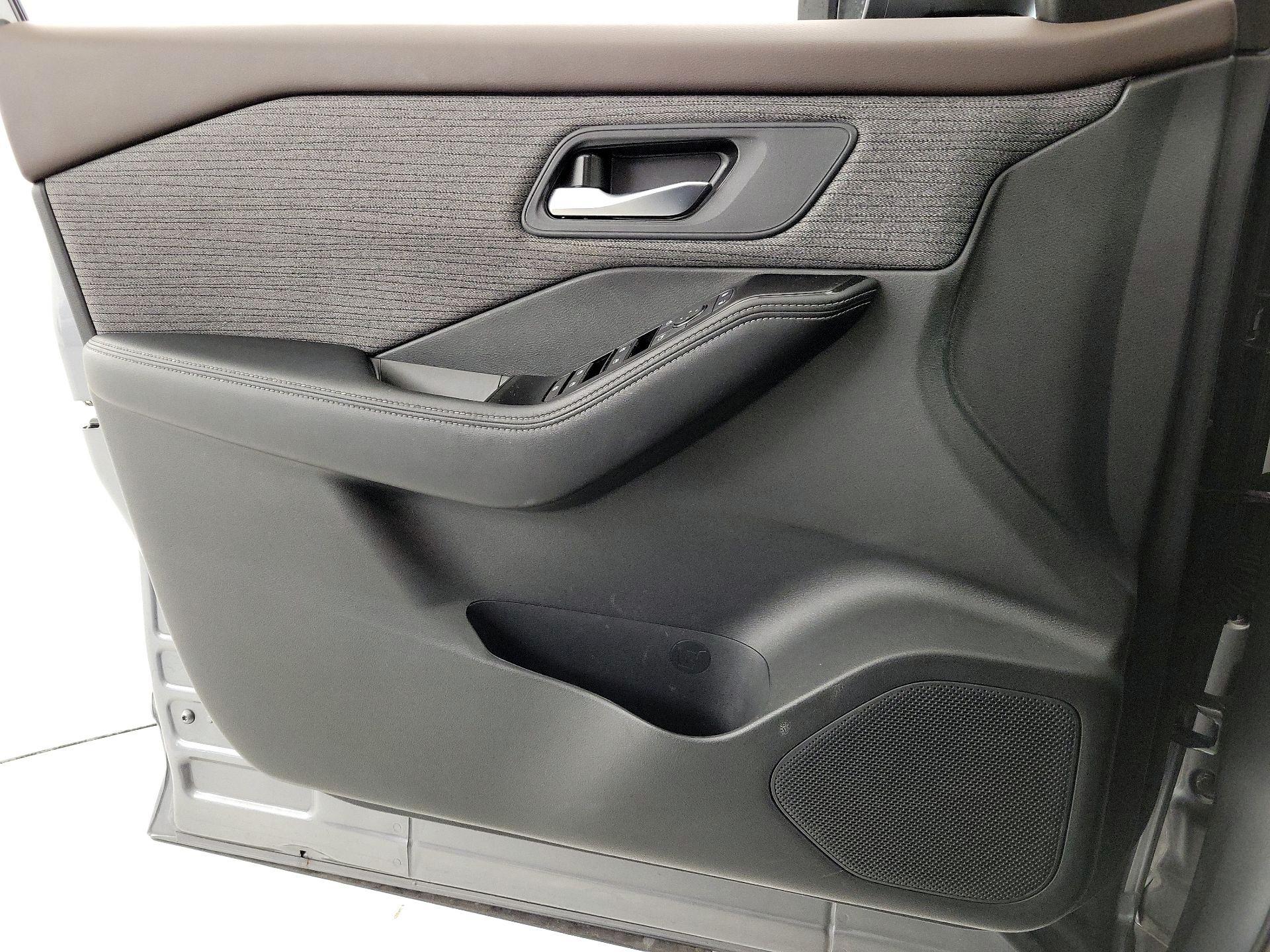 Thumbnail: 2023 Nissan Rogue - 12