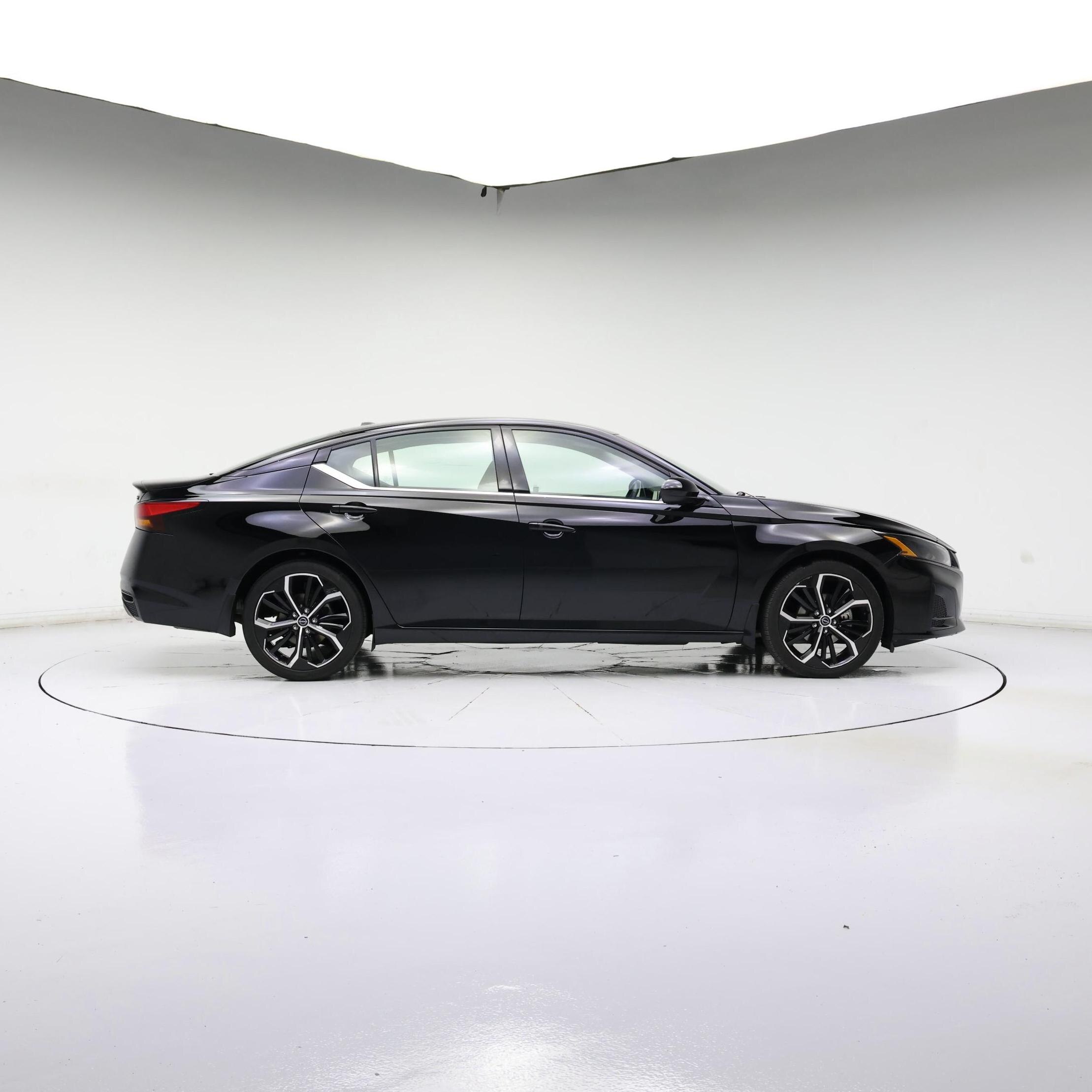Thumbnail: 2023 Nissan Altima - 7