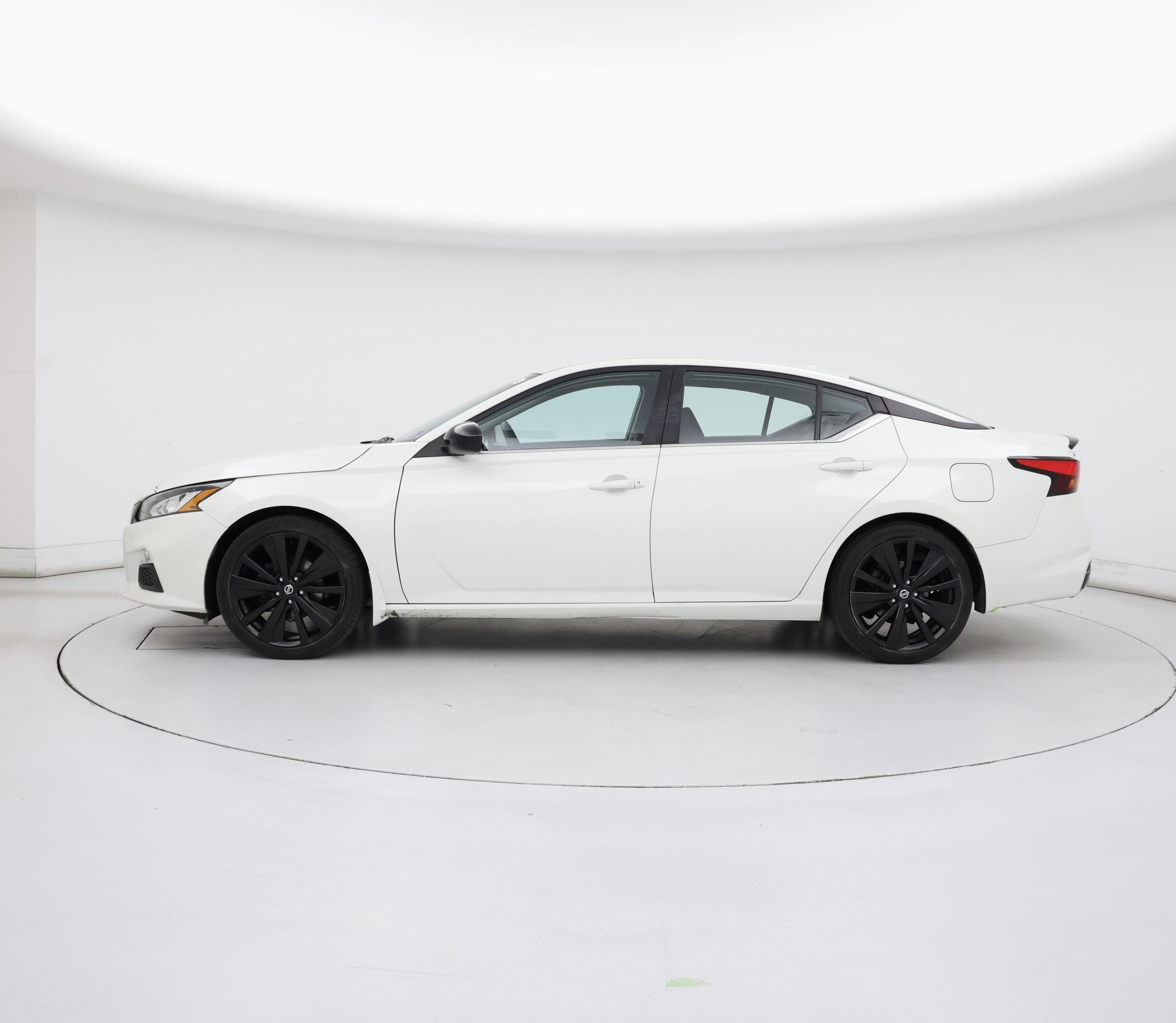 Thumbnail: 2021 Nissan Altima - 3