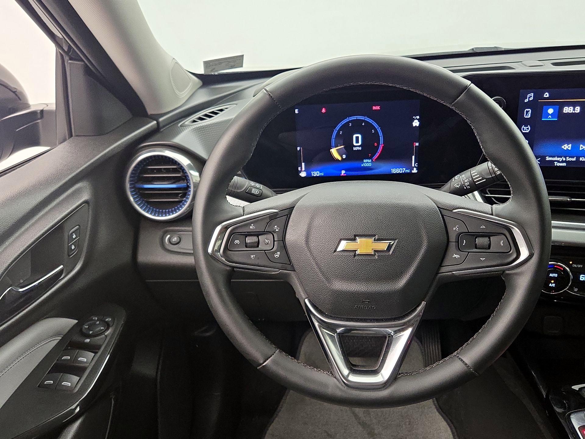 Thumbnail: 2024 Chevrolet Trax - 10