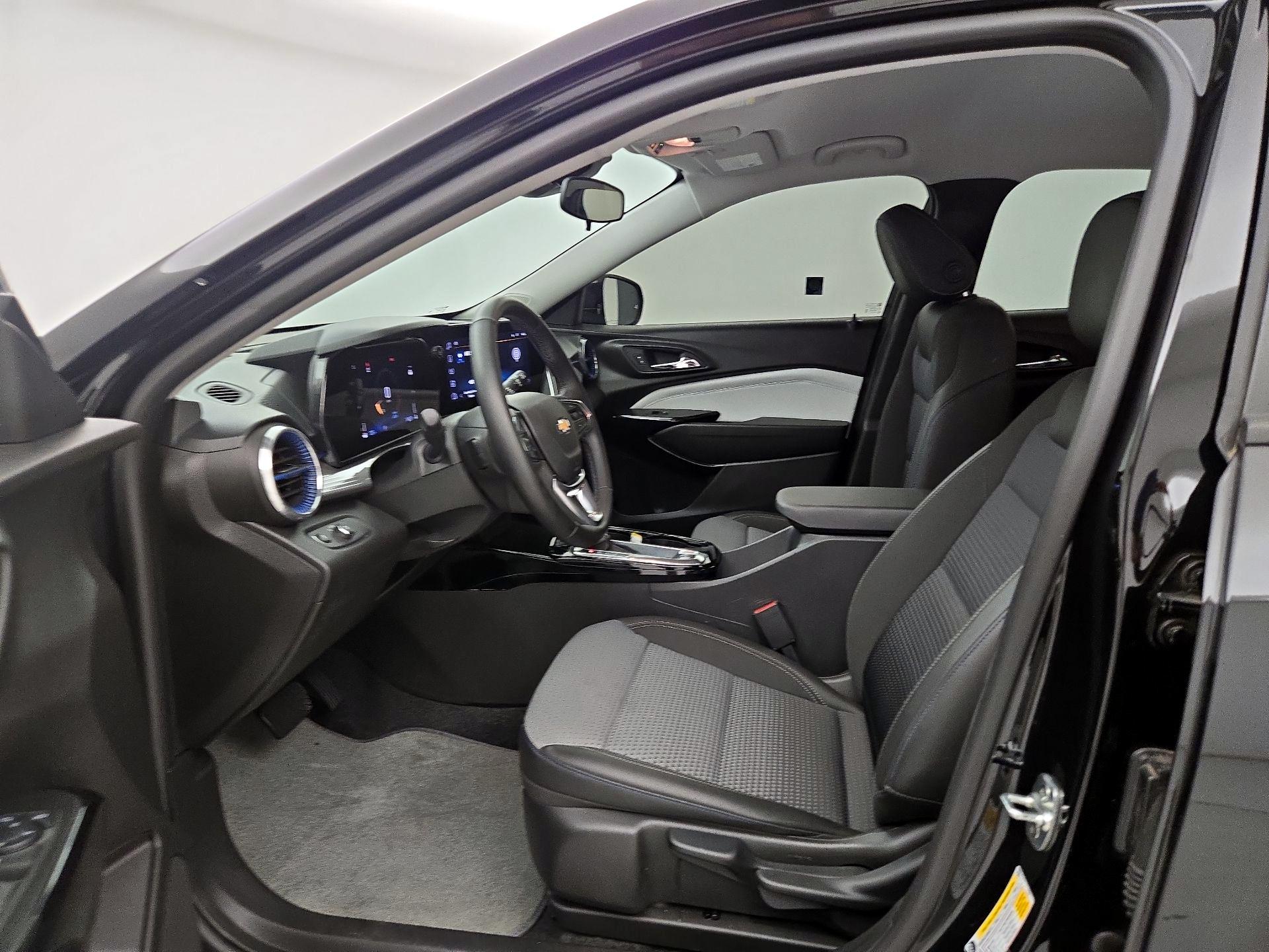 Thumbnail: 2024 Chevrolet Trax - 11