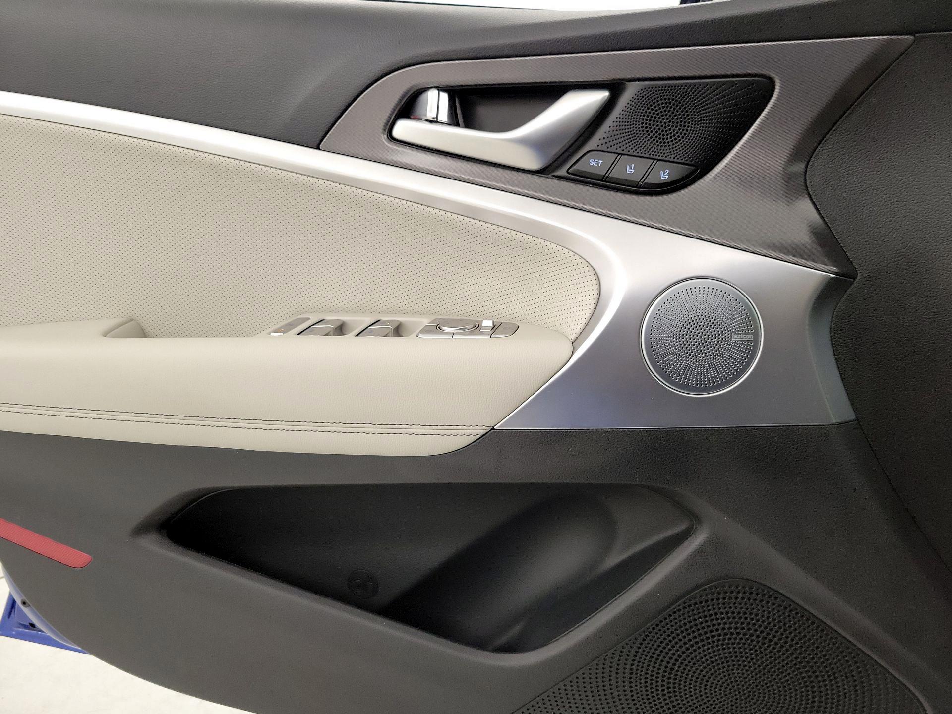 Thumbnail: 2025 Genesis G70 - 12