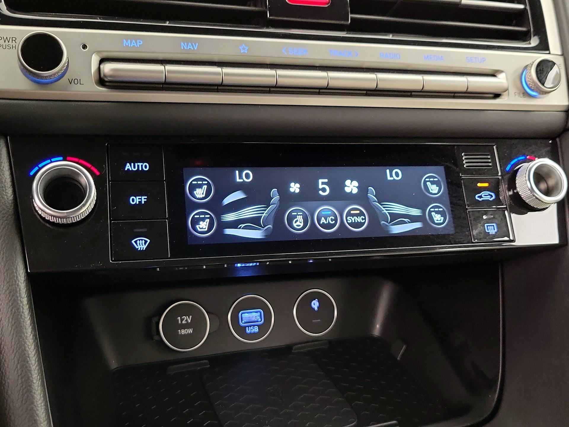 Thumbnail: 2025 Genesis G70 - 17