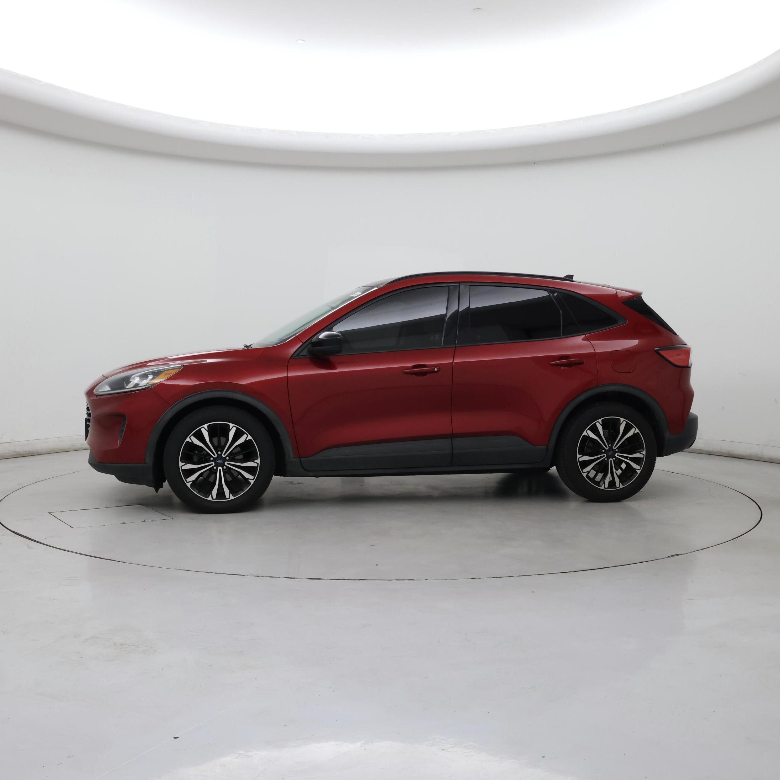 Thumbnail: 2021 Ford Escape - 3