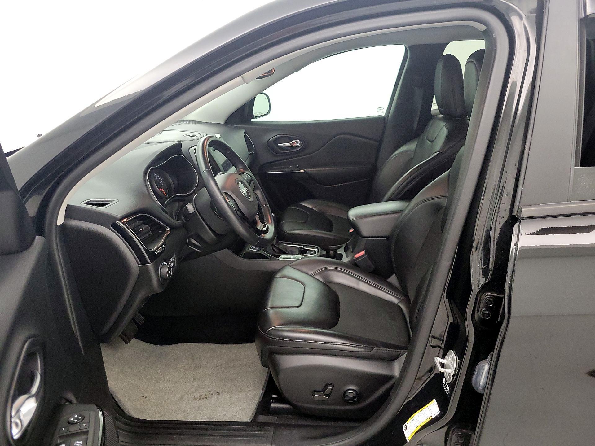 Thumbnail: 2021 Jeep Cherokee - 11