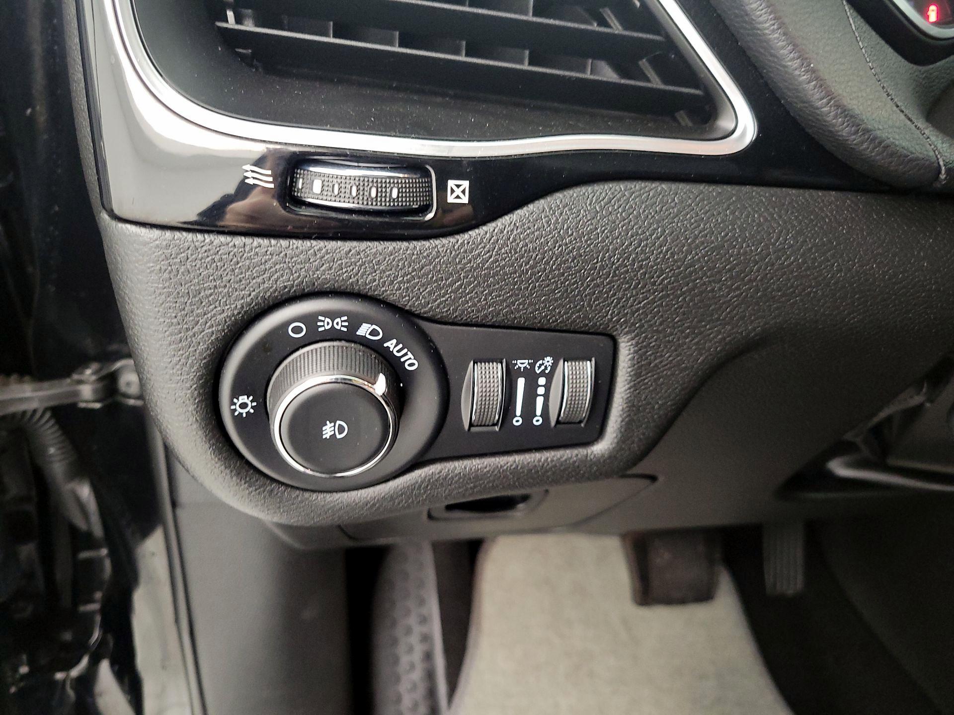 Thumbnail: 2021 Jeep Cherokee - 13