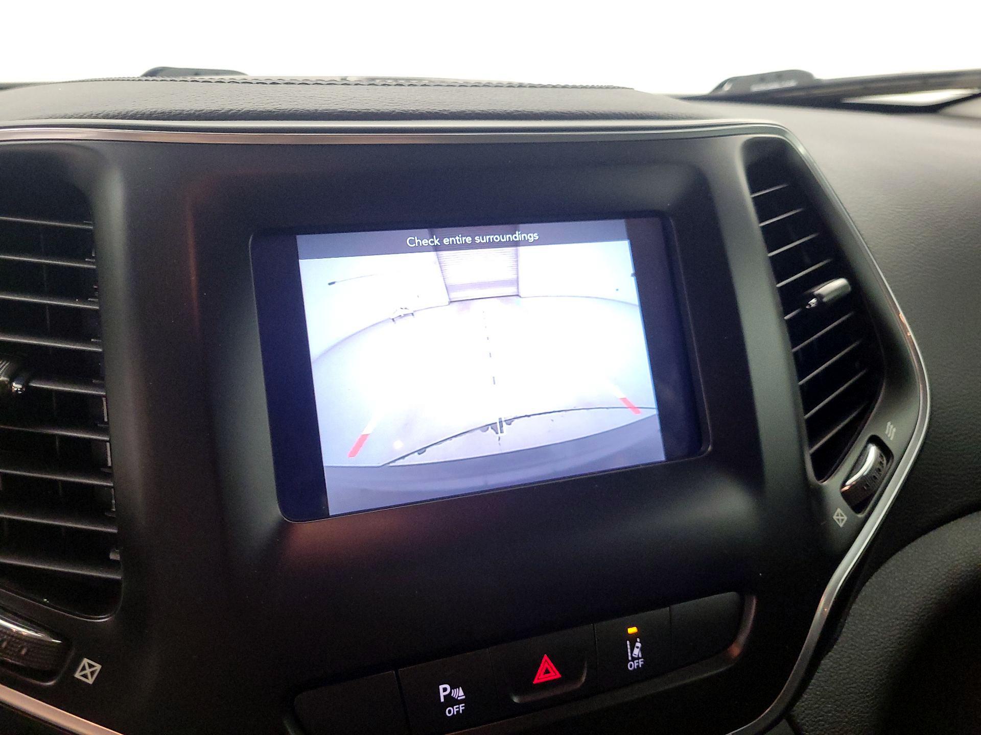 Thumbnail: 2021 Jeep Cherokee - 14