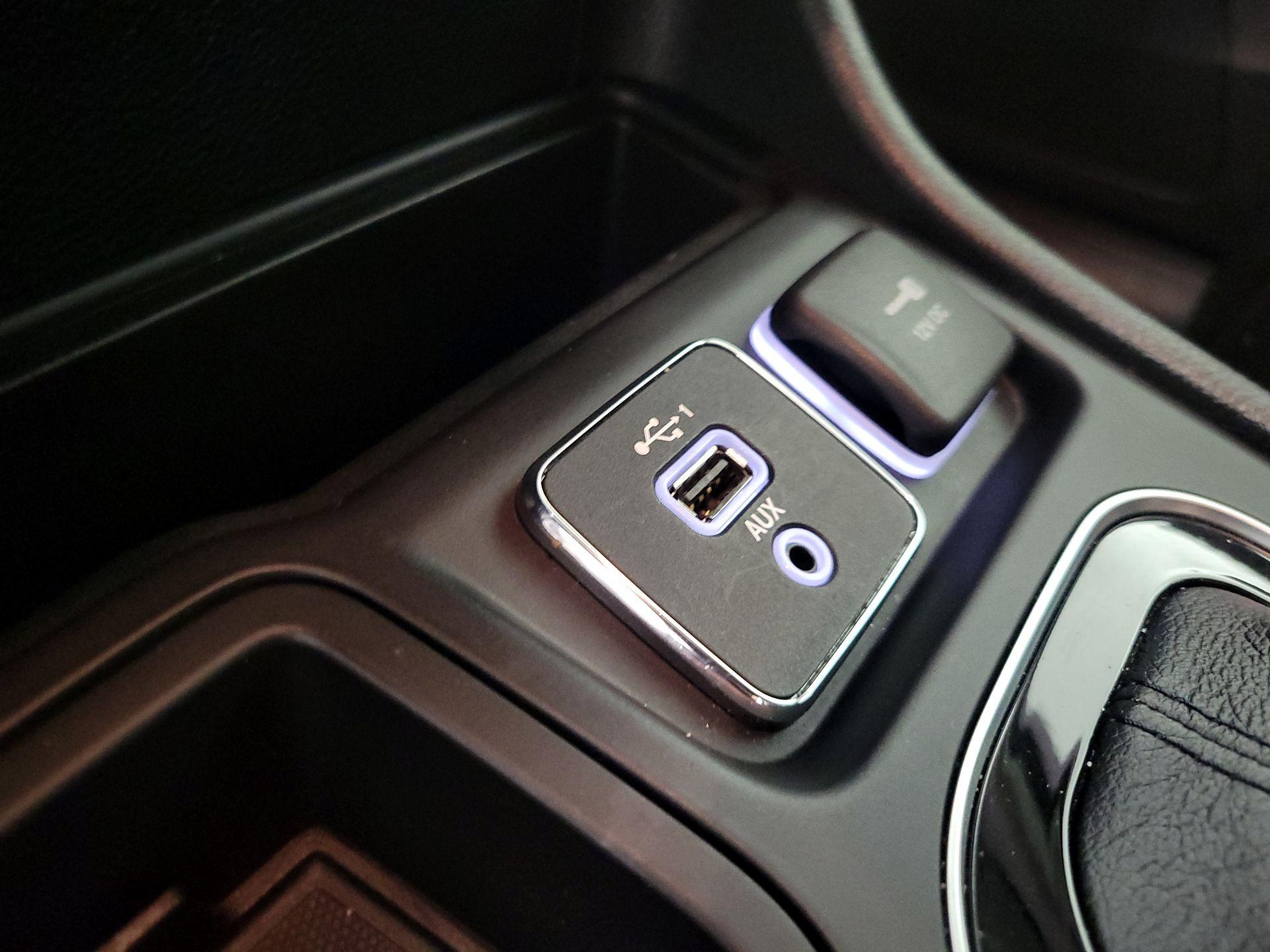 Thumbnail: 2021 Jeep Cherokee - 18