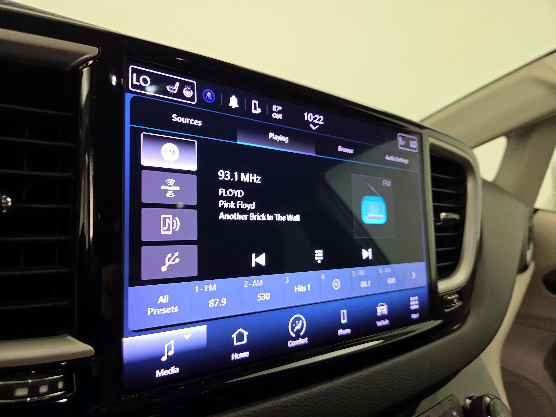 Thumbnail: 2022 Chrysler Pacifica - 15