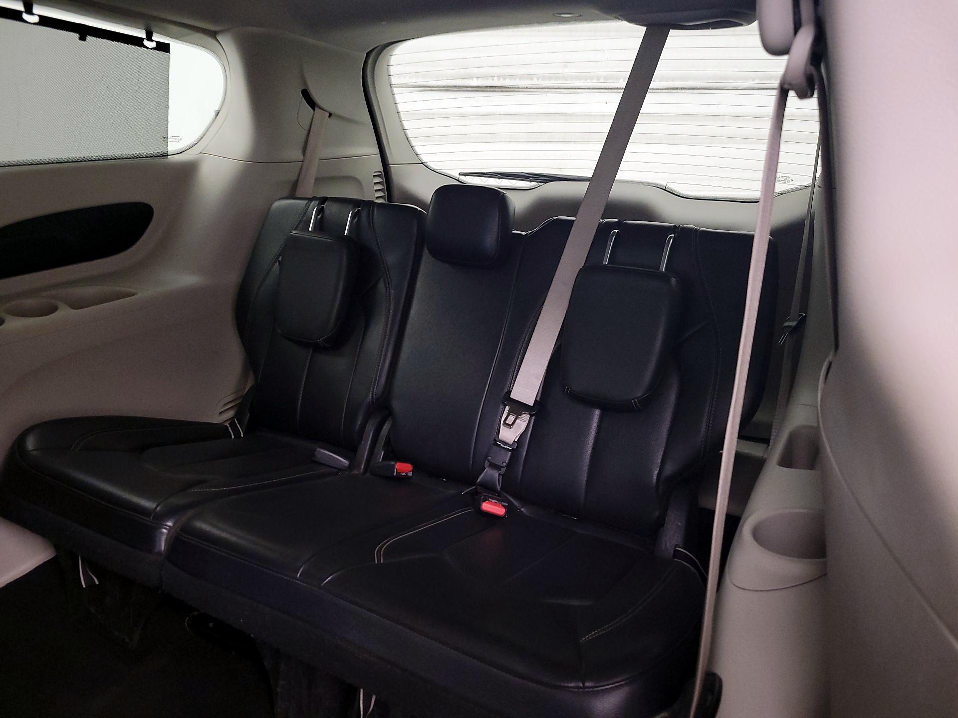 Thumbnail: 2022 Chrysler Pacifica - 18