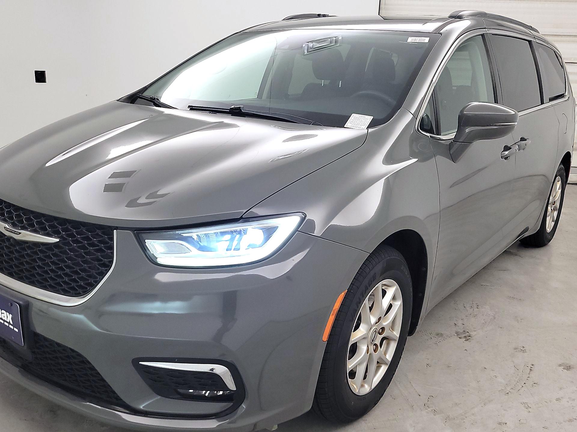 Thumbnail: 2022 Chrysler Pacifica - 3