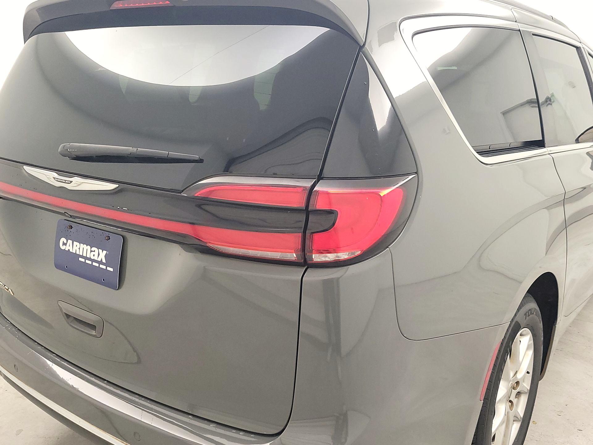 Thumbnail: 2022 Chrysler Pacifica - 5