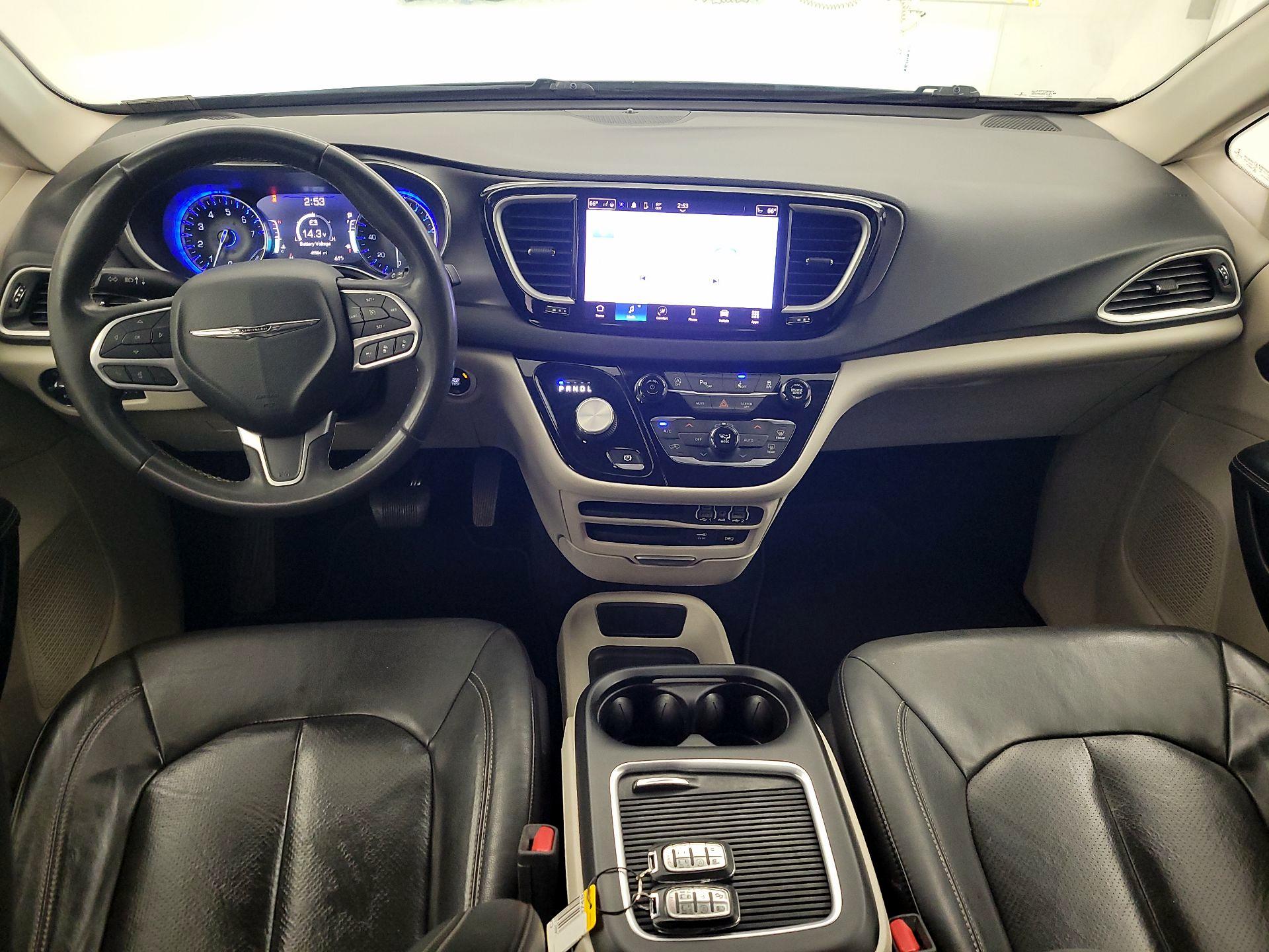 Thumbnail: 2022 Chrysler Pacifica - 8