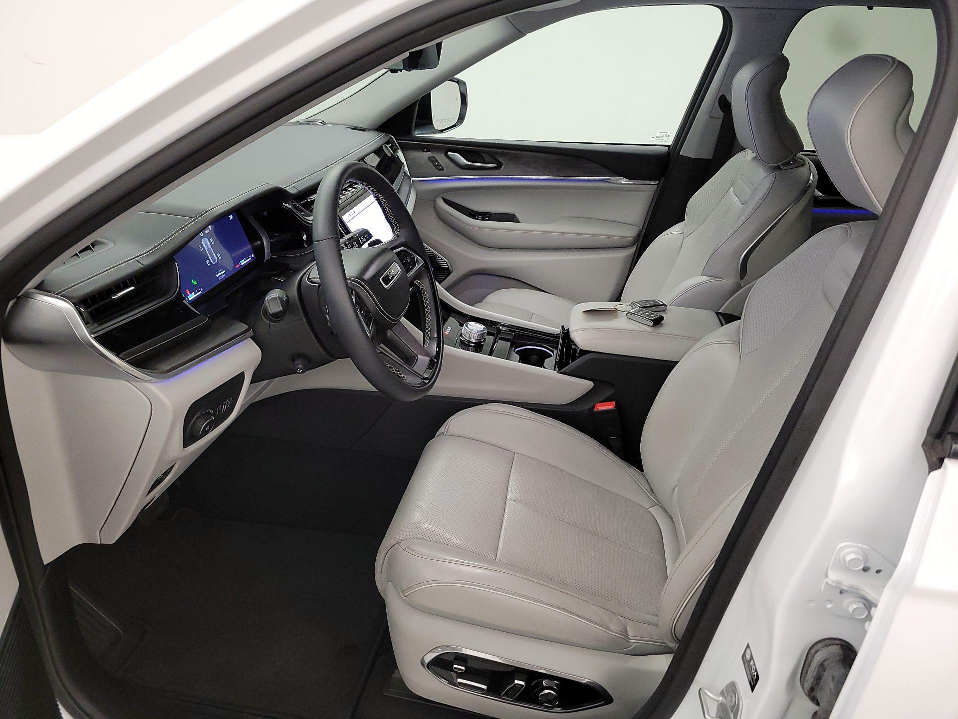 Thumbnail: 2023 Jeep Grand Cherokee - 11